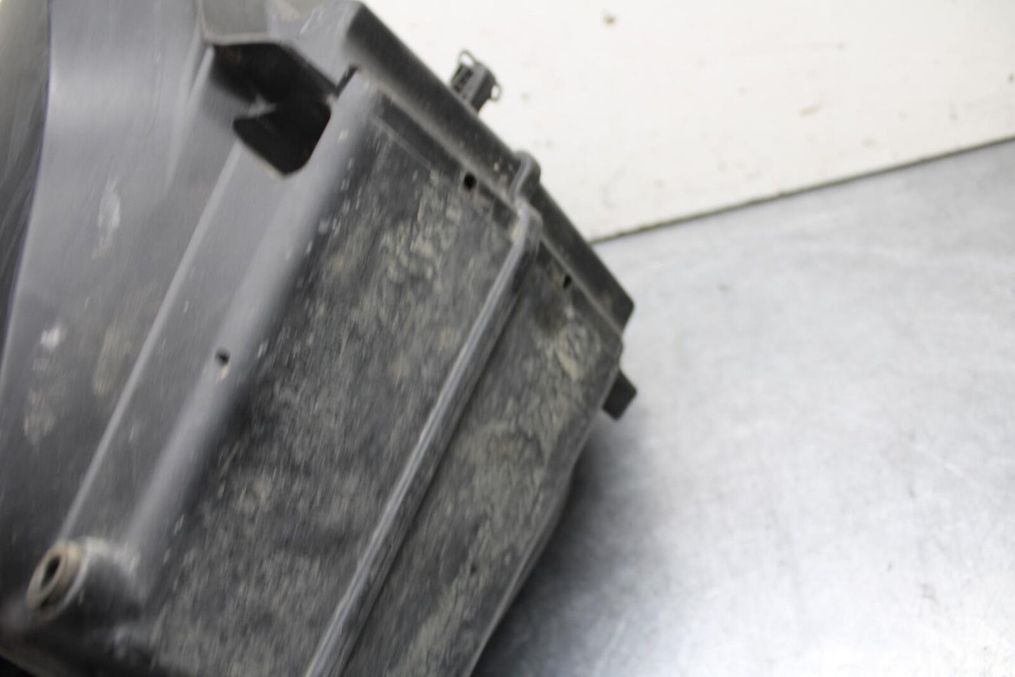 16-18 KTM 690 DUKE AIRBOX AIR INTAKE FILTER BOX BB631
