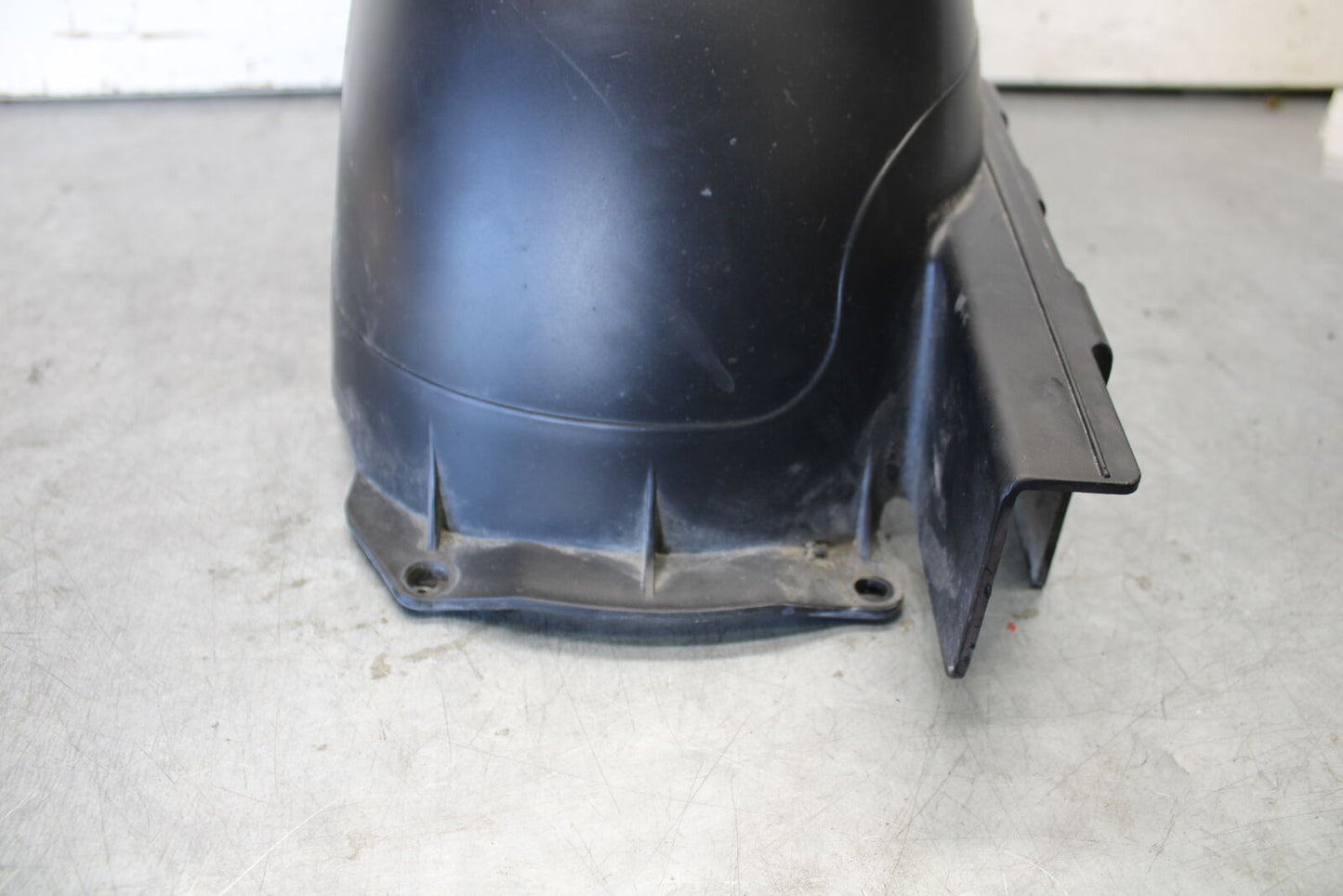 06-07 DUCATI MONSTER 695 REAR BACK FENDER MUD GUARD 56510301A BB674