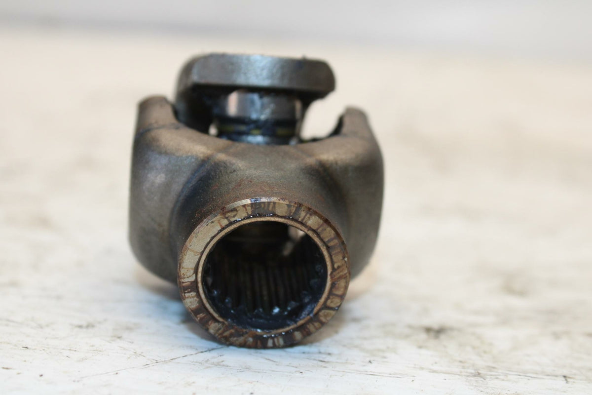 06 HONDA SHADOW 750 VT750C U UNIVERSAL JOINT GEAR BB352