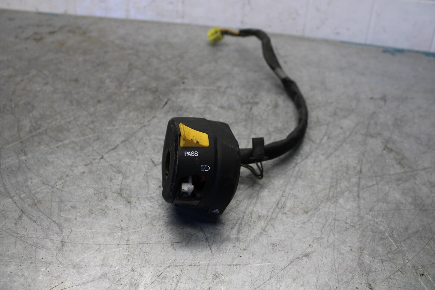 08-10 SUZUKI GSXR600 LEFT CLIP ON HANDLE HORN SIGNALS SWITCH SWITCHES BB430