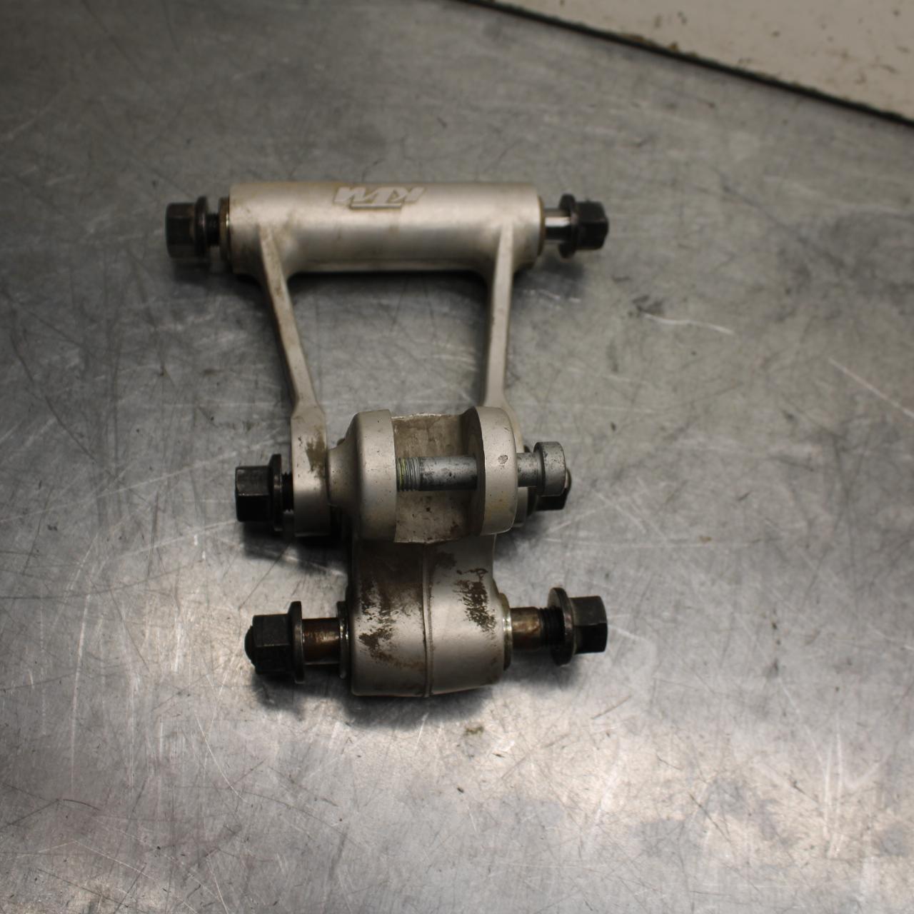 16-18 KTM 690 DUKE REAR DOGBONE SHOCK LINKAGE LINK BB631