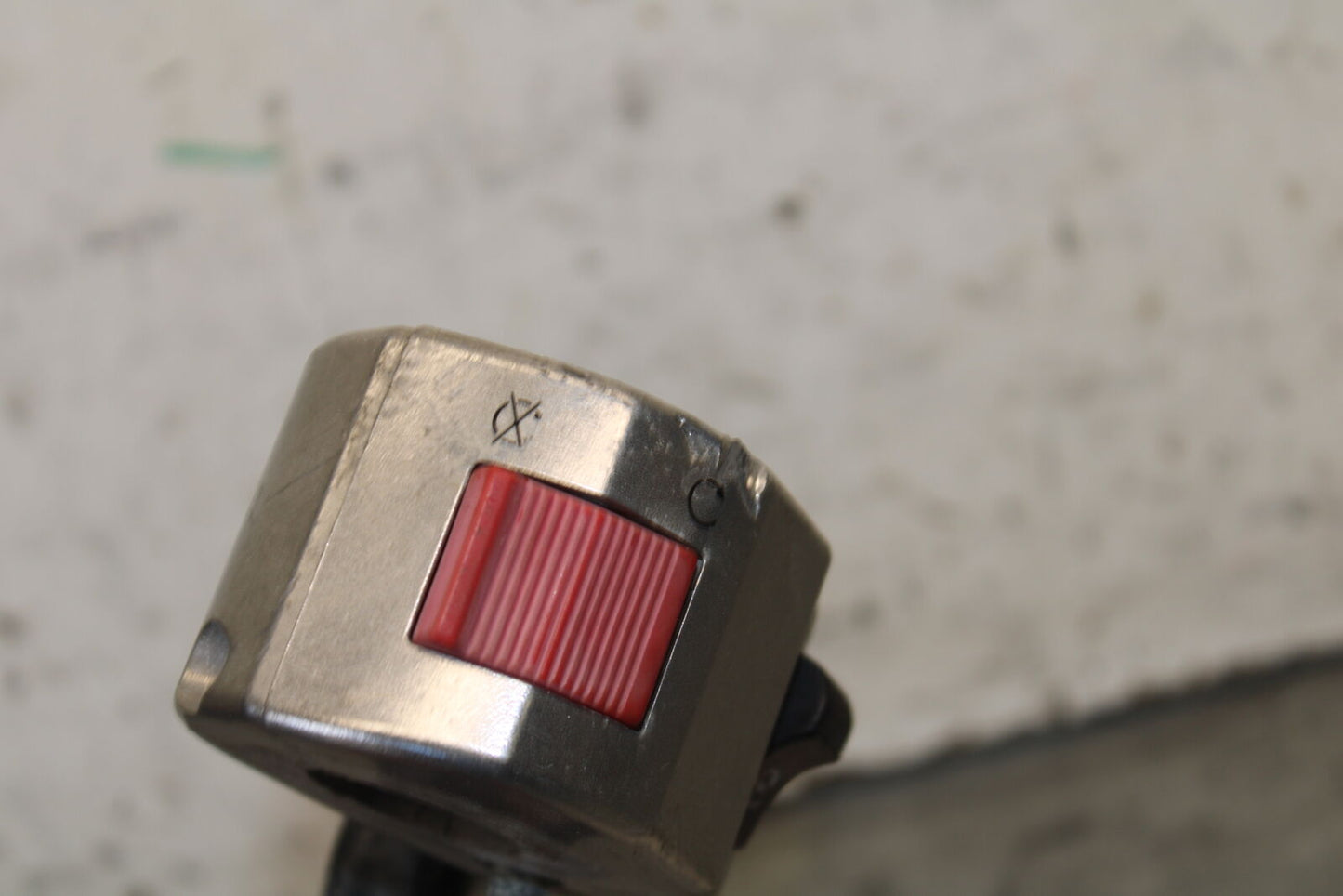 87-03 SUZUKI INTRUDER 1400 VS1400GLP RIGHT HANDLE KILL OFF START SWITCH BB702