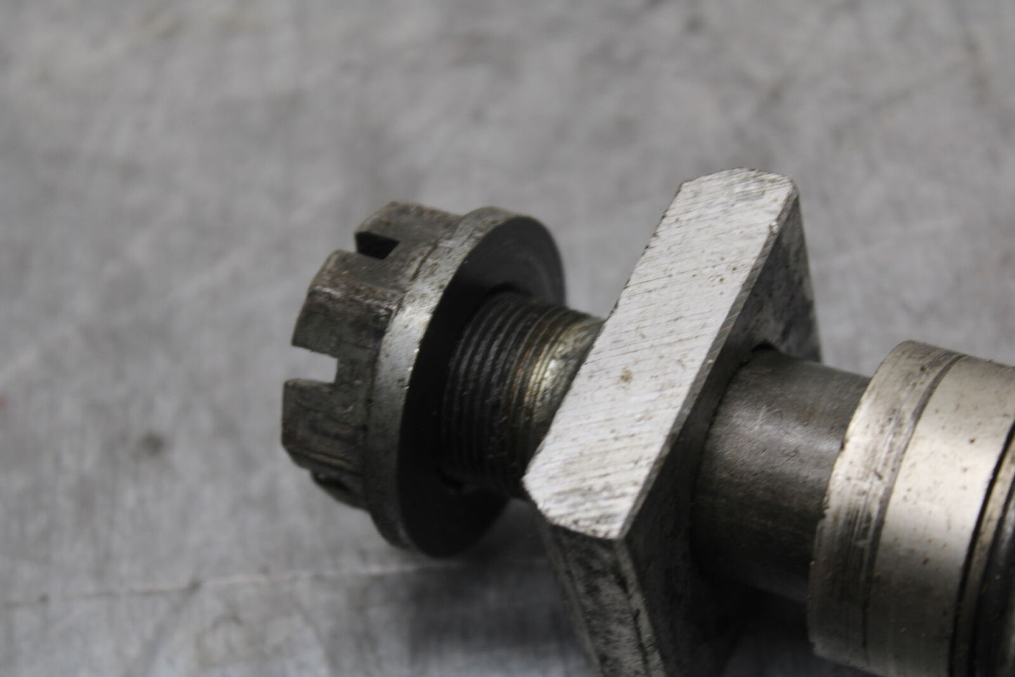 01-03 SUZUKI GSXR600 REAR AXLE BACK WHEEL RIM PIVOT BOLT AXEL BB336