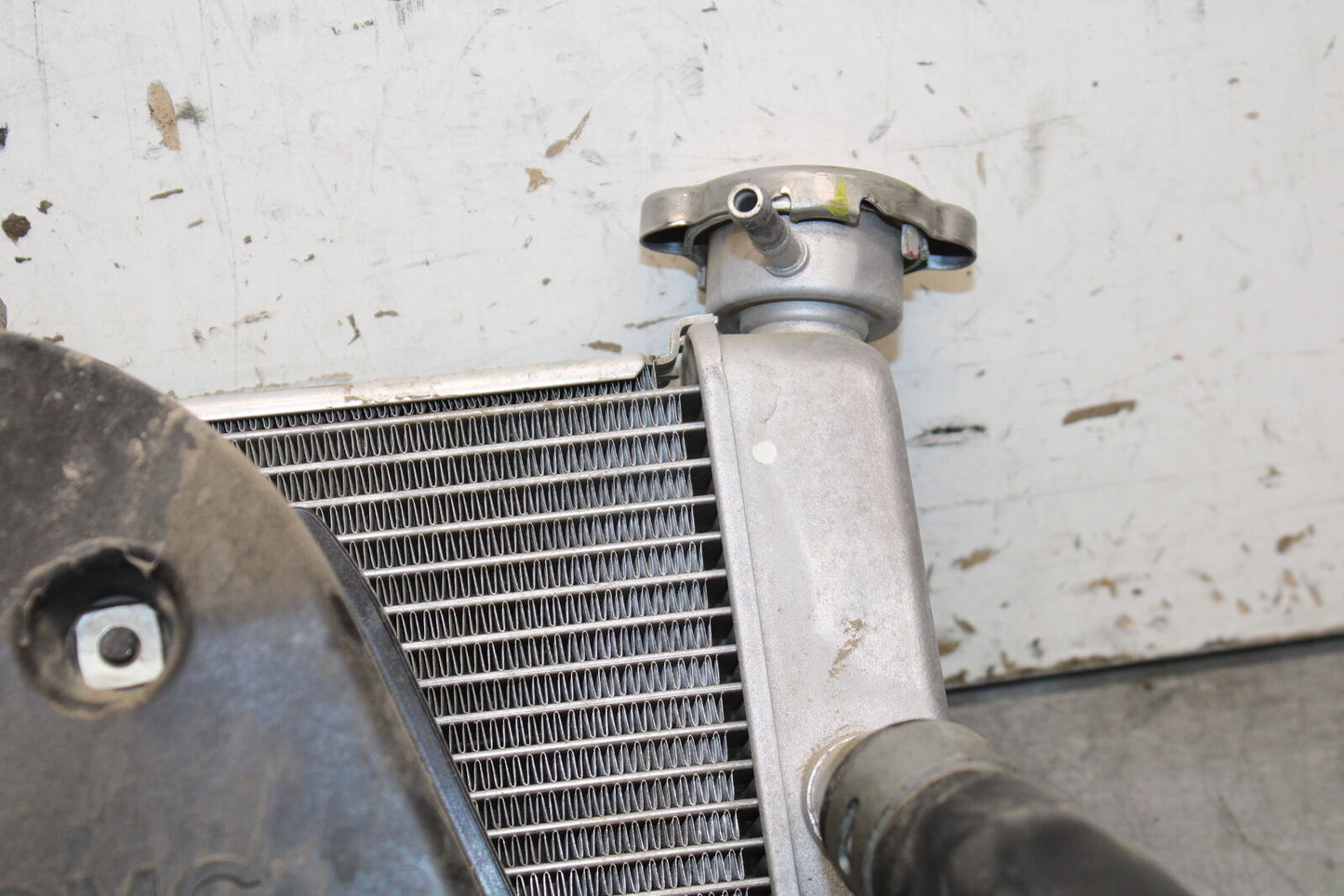 19-24 YAMAHA R3 ENGINE RADIATOR MOTOR COOLER COOLING RADIATER/ W FAN BB736