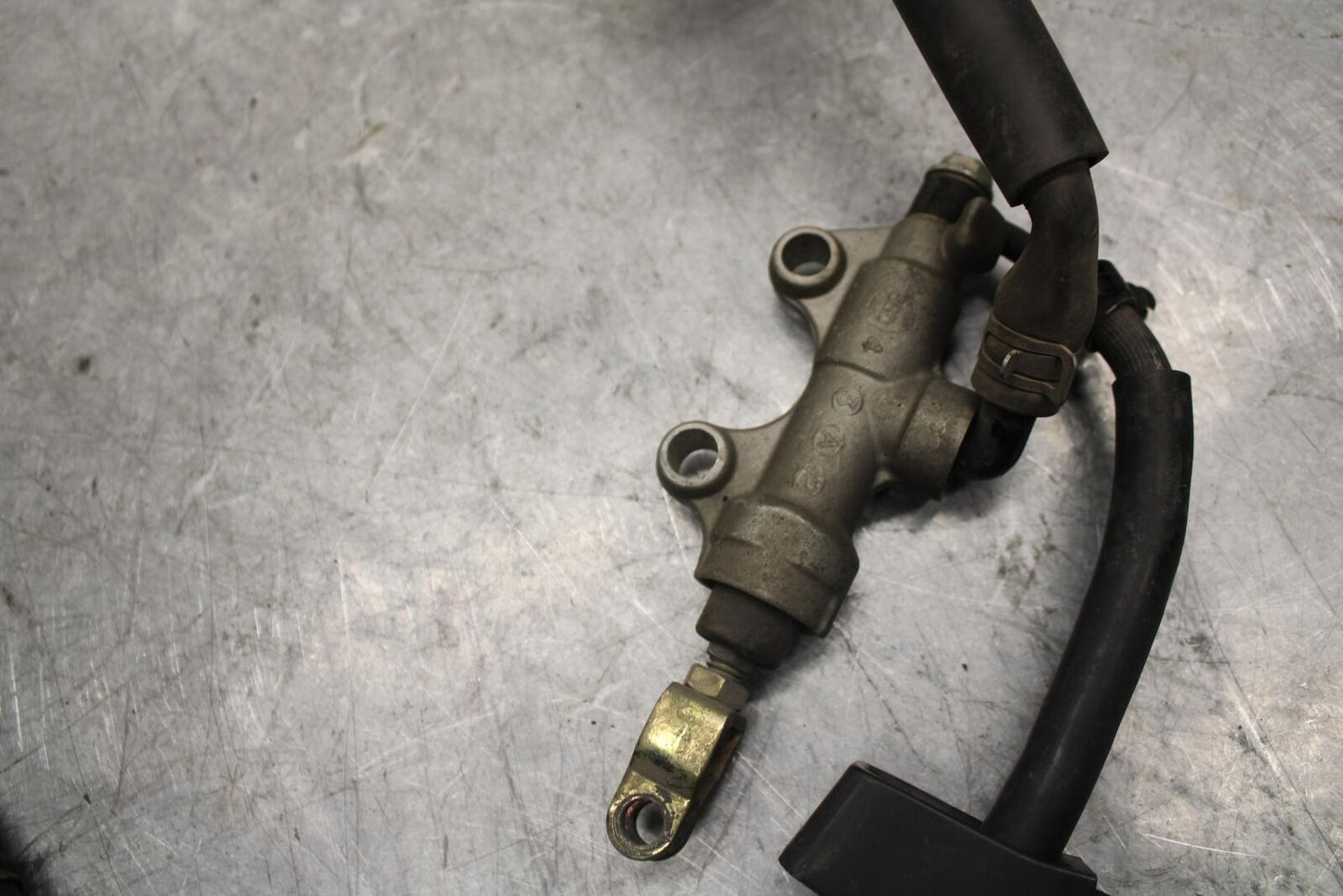 2004 Kawasaki Ninja ZX6RR ZX600M REAR BRAKE MASTER CYLINDER W RESERVOIR BB43