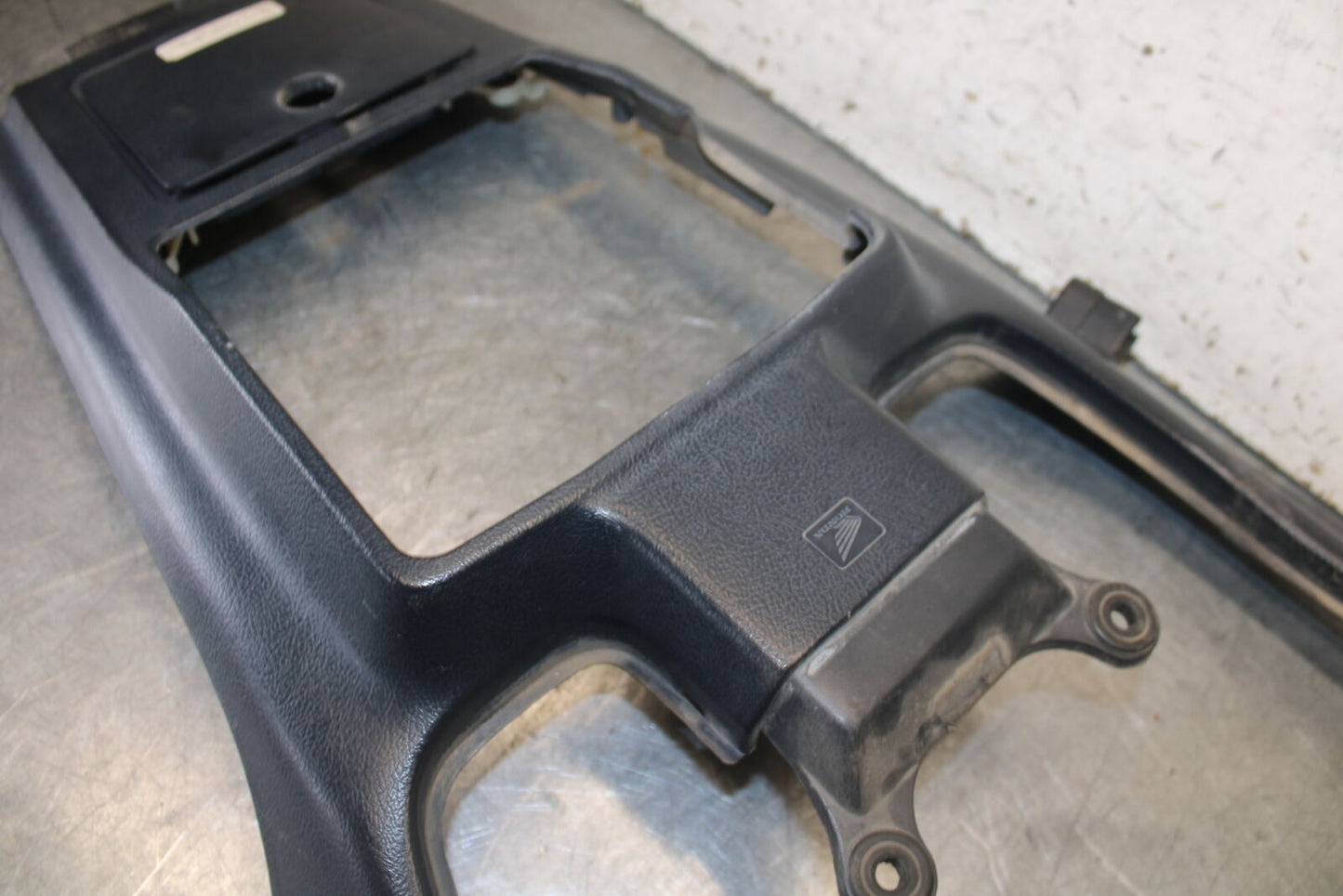93-00 HONDA GOLDWING 1500 GL1500SE GAS TANK CAP COVER TRIM PANEL COWL BB700