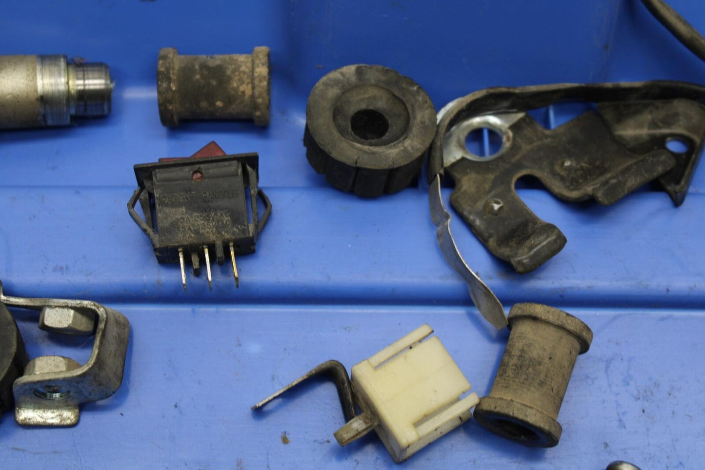 1985 Honda Shadow 500 VT500C MISCELLANEOUS BOLTS HARDWARE MOTOR SCREWS BB615