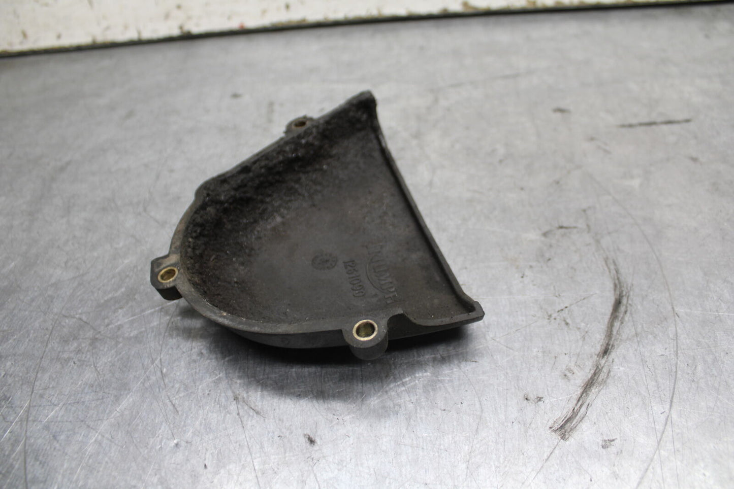 03-04 TRIUMPH DAYTONA 600 ENGINE SPROCKET COVER BB745