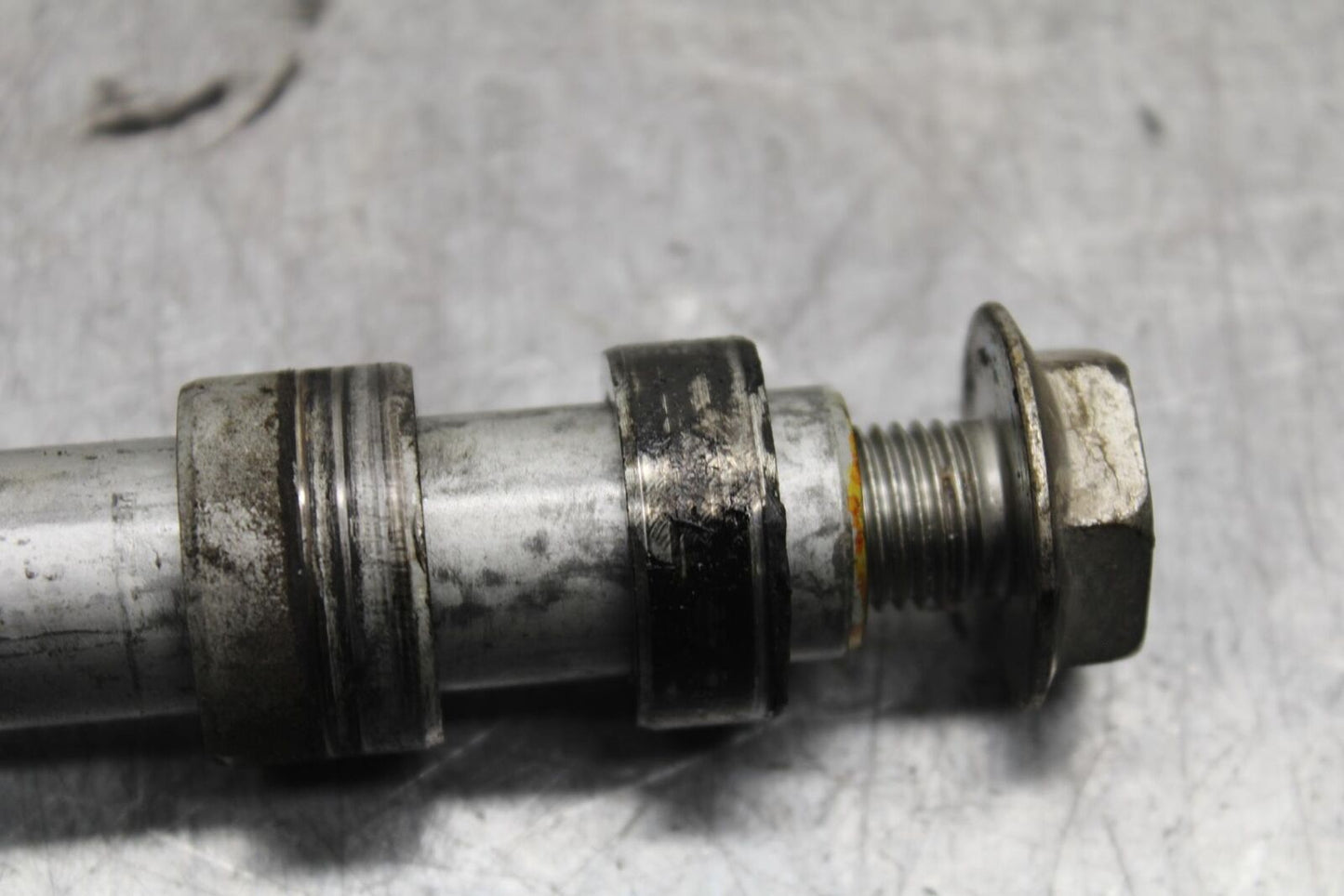 01-06 HONDA CBR600F4I FRONT WHEEL RIM AXLE PIVOT BOLT 44301-MBW-E11 BB626