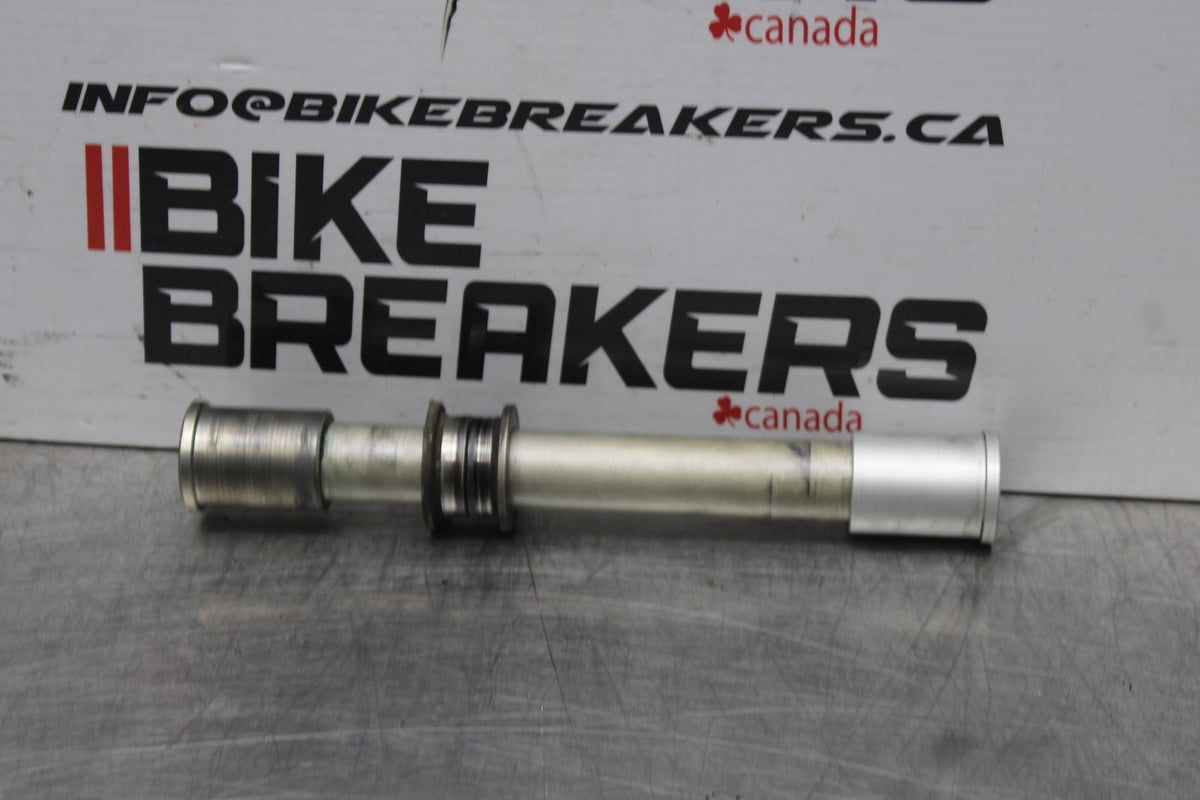 07-08 KAWASAKI NINJA ZX6R FRONT WHEEL RIM AXLE PIVOT BOLT BB855