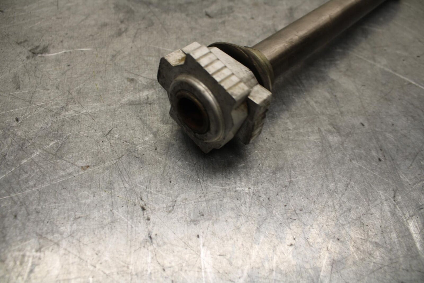 16-18 KTM 690 DUKE REAR AXLE BACK WHEEL RIM PIVOT BOLT AXEL BB631
