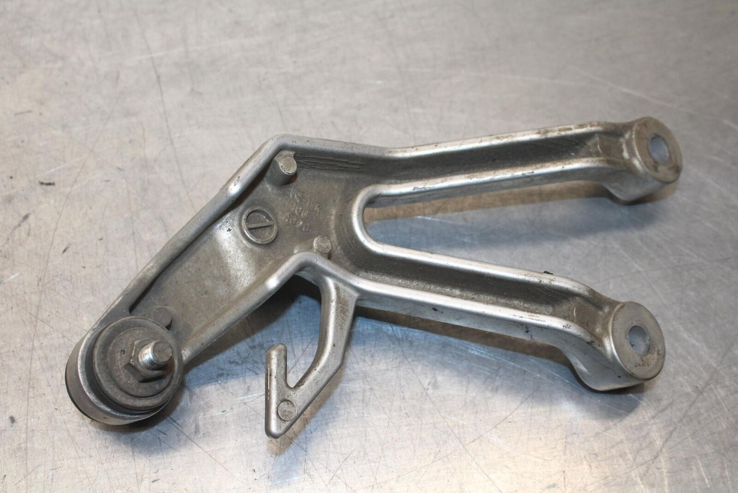 2003 Suzuki SV1000S RIGHT REAR FOOT REST PEG STEP BB85