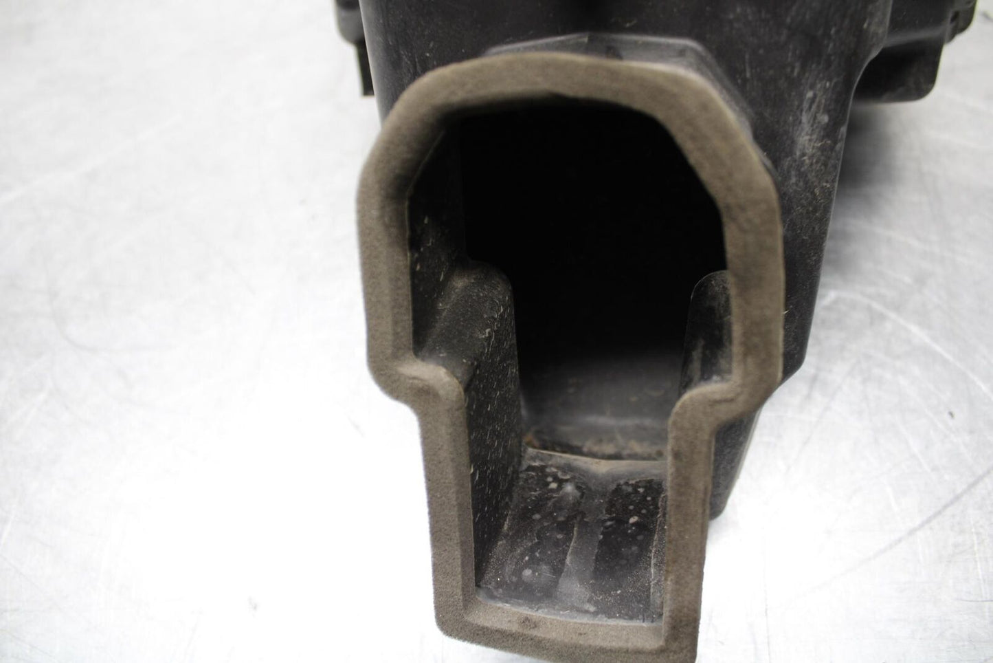 06-07 TRIUMPH DAYTONA 675 DAYTONA 675 AIRBOX AIR INTAKE FILTER BOX BB441