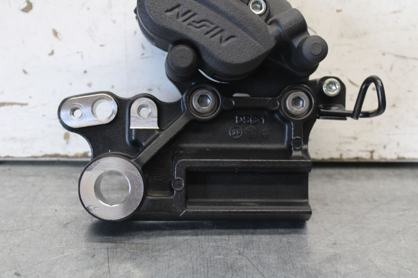 18-23 KAWASAKI NINJA 400 REAR BACK BRAKE CALIPER W MOUNT BRACKET BB679