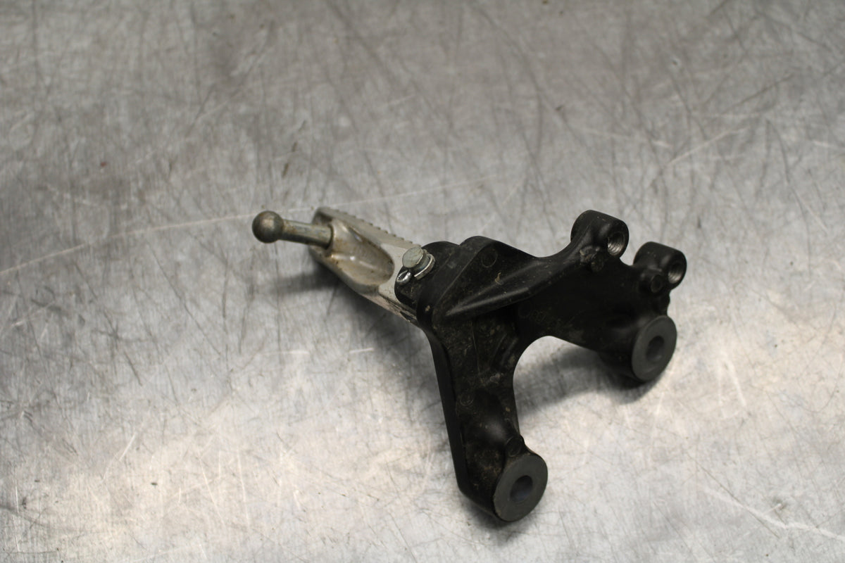 22-24 YAMAHA XSR900 LEFT REARSET REAR SET DRIVER FOOT PEG REST STOP BB710