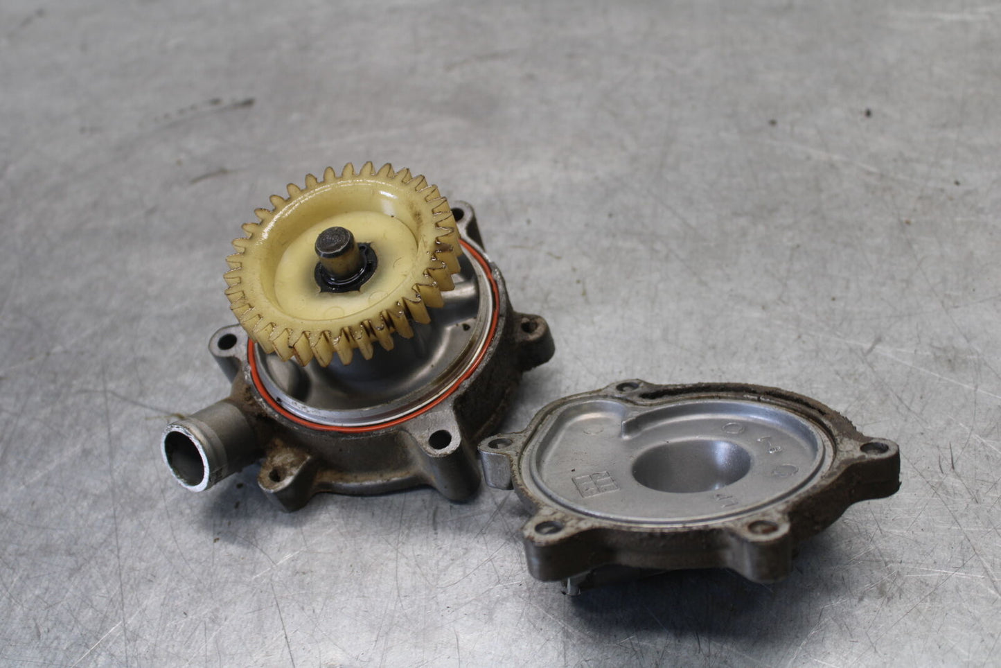 01-05 YAMAHA RAPTOR 660R ENGINE WATER COOLANT PUMP BB695