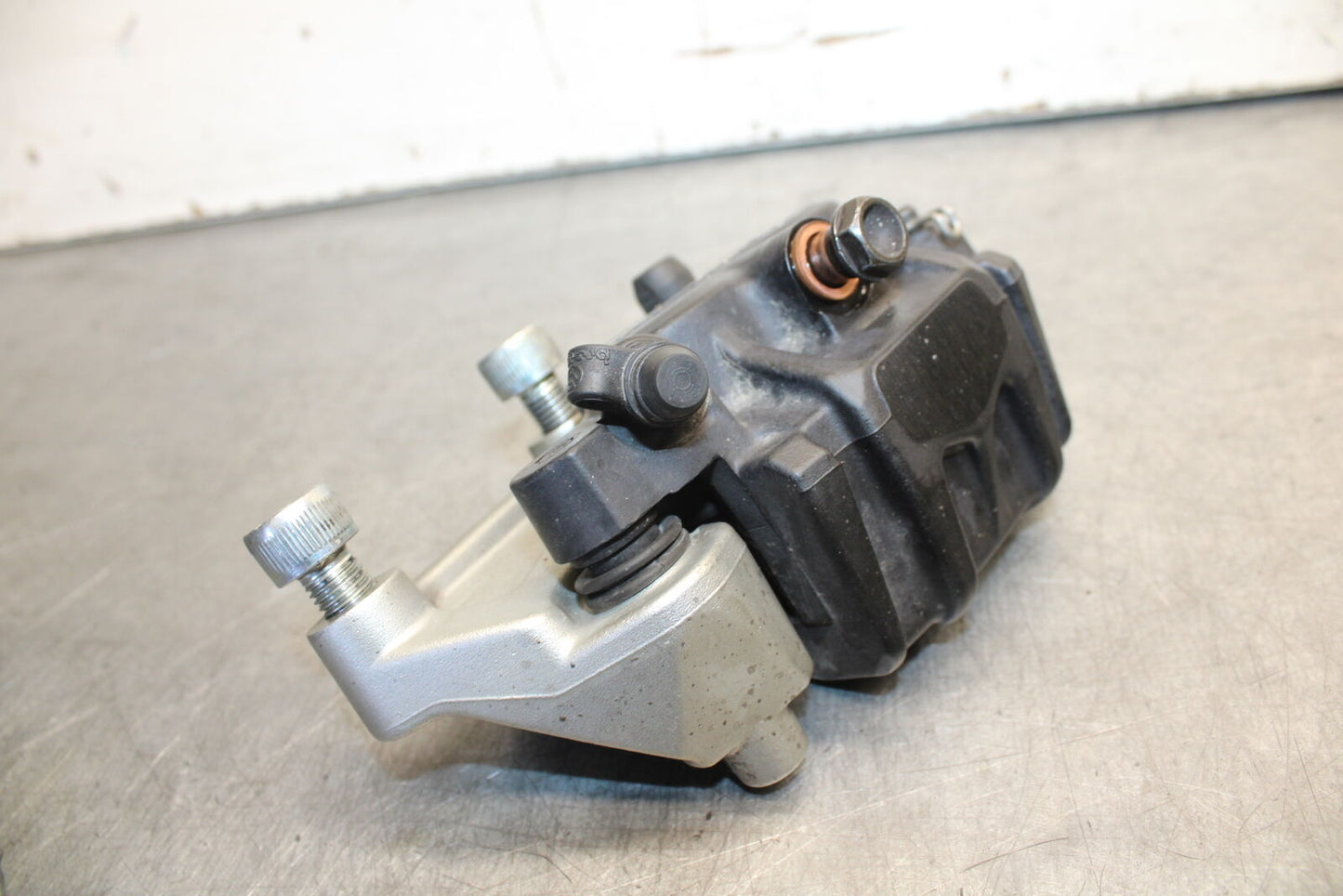 06-07 DUCATI MONSTER 695 RIGHT LEFT FRONT BRAKE CALIPER SET PAIR CALIPERS BB674