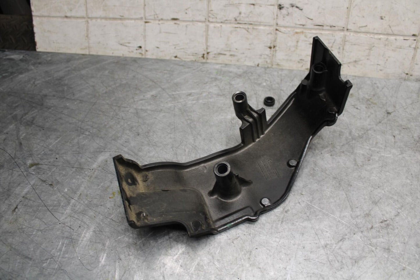 2007 Suzuki Boulevard M50 ENGINE SPROCKET PULLY SHAFT COVER BB537