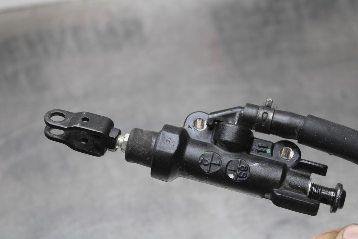 16 YAMAHA XSR900 REAR BACK BRAKE MASTER CYLINDER W RESERVOIR BB786