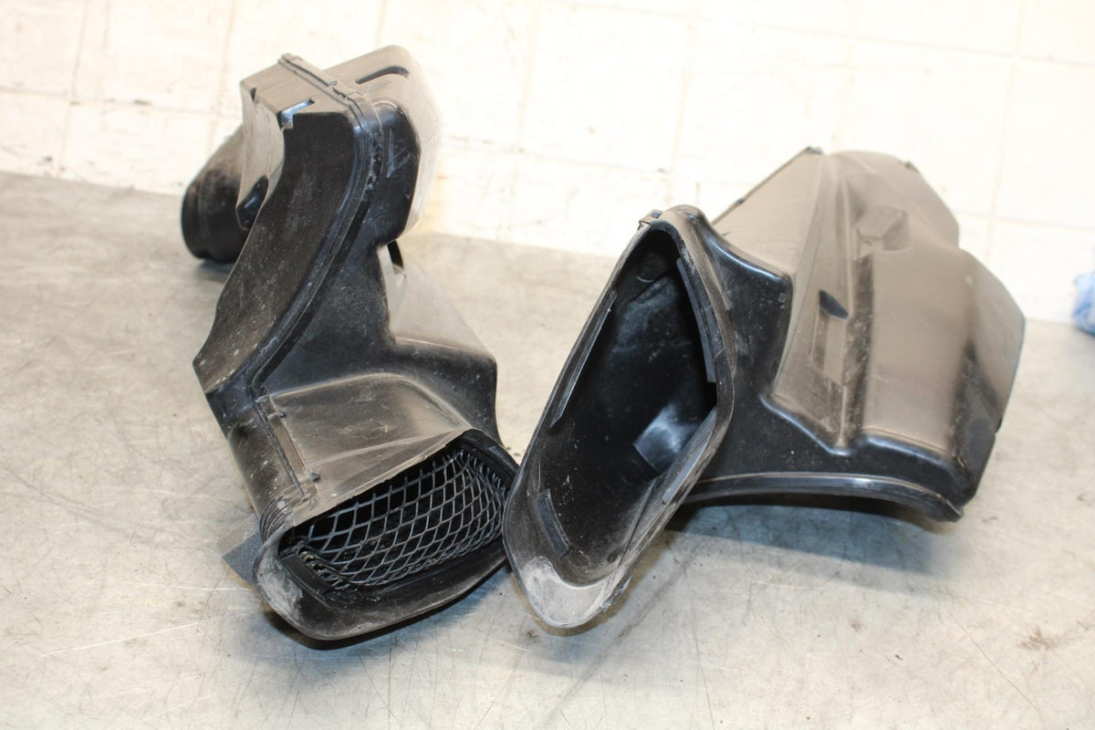 06-07 SUZUKI GSXR600 750 RIGHT LEFT AIR INTAKE DUCTS BB543