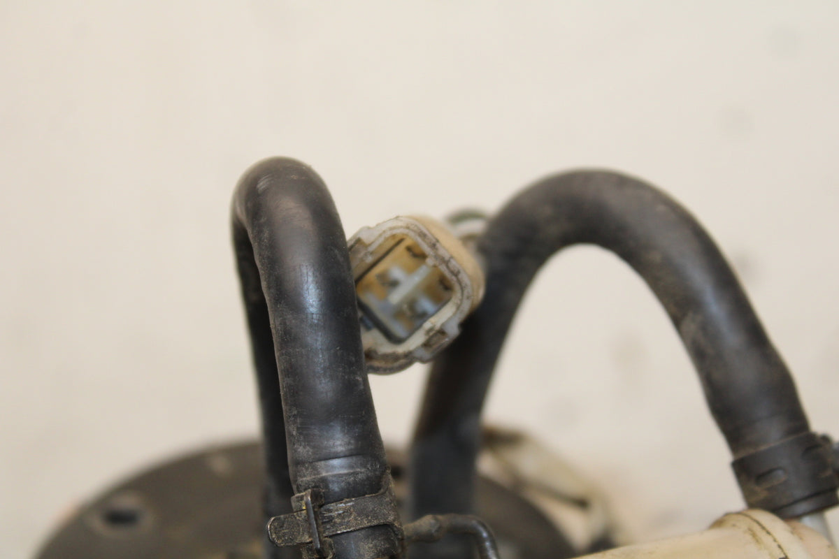 13-16 KTM 390 DUKE FUEL PUMP GAS PETROL SENDER UNIT BB748