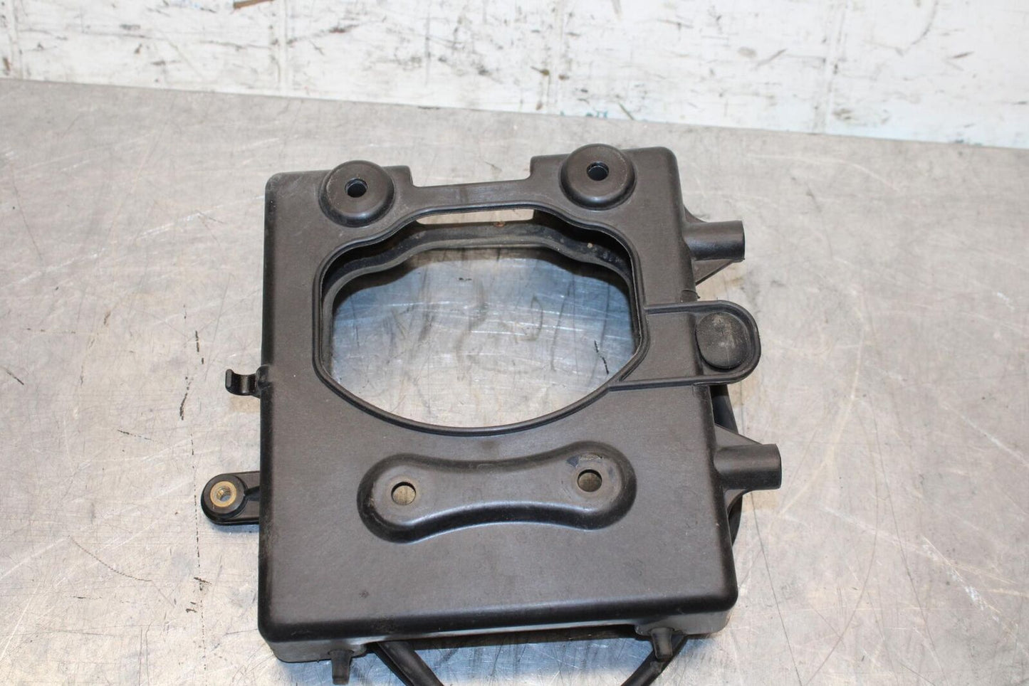2005 Ducati Monster S2R REAR BACK TAIL UNDERTAIL BATTERY TRAY PLASTIC BB557