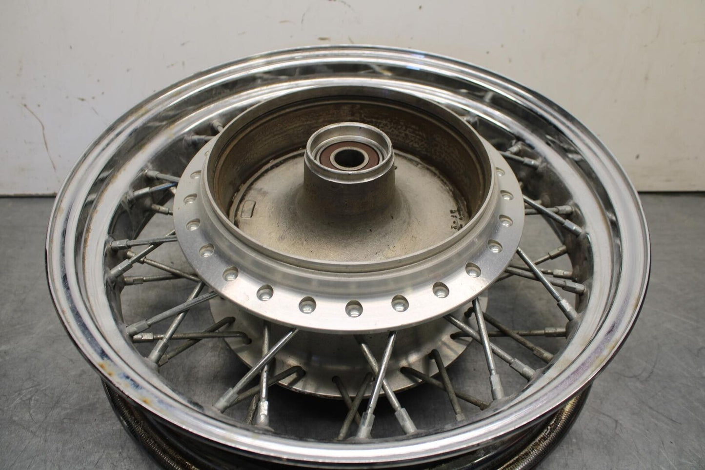 01-02 HONDA SHADOW SPIRIT 750 REAR ROTOR RIM WHEEL 43100-MJ1-832 BB632