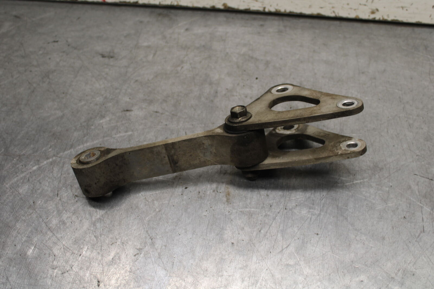 11-24 SUZUKI GSXR750 REAR SHOCK LINKAGE LINK 62602-14860 62611-14J00 BB714