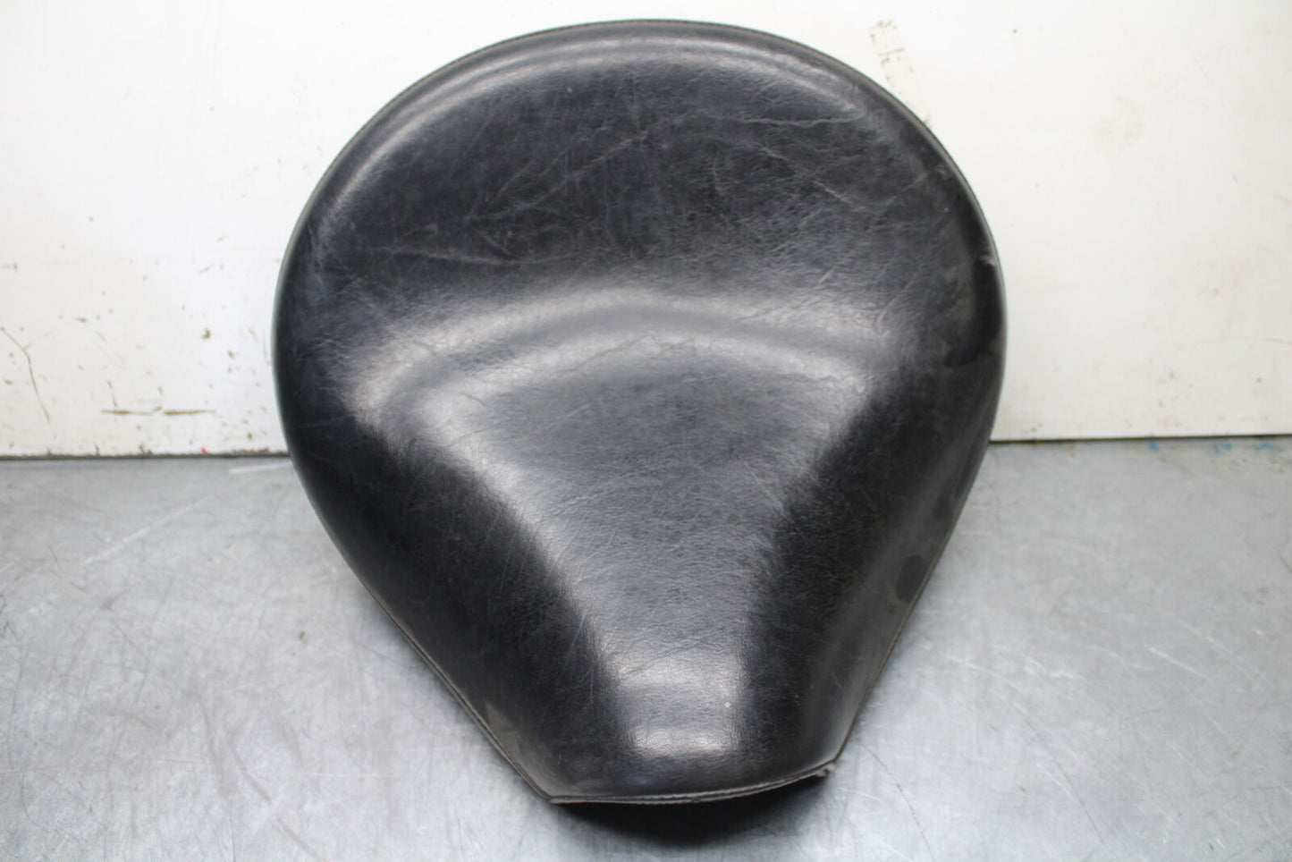 99-00 YAMAHA V STAR 1100 FRONT DRIVERS SEAT BB711