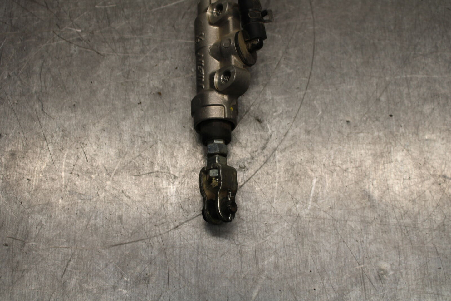 19-24 YAMAHA R3 REAR BACK BRAKE MASTER CYLINDER W RESERVOIR BB736