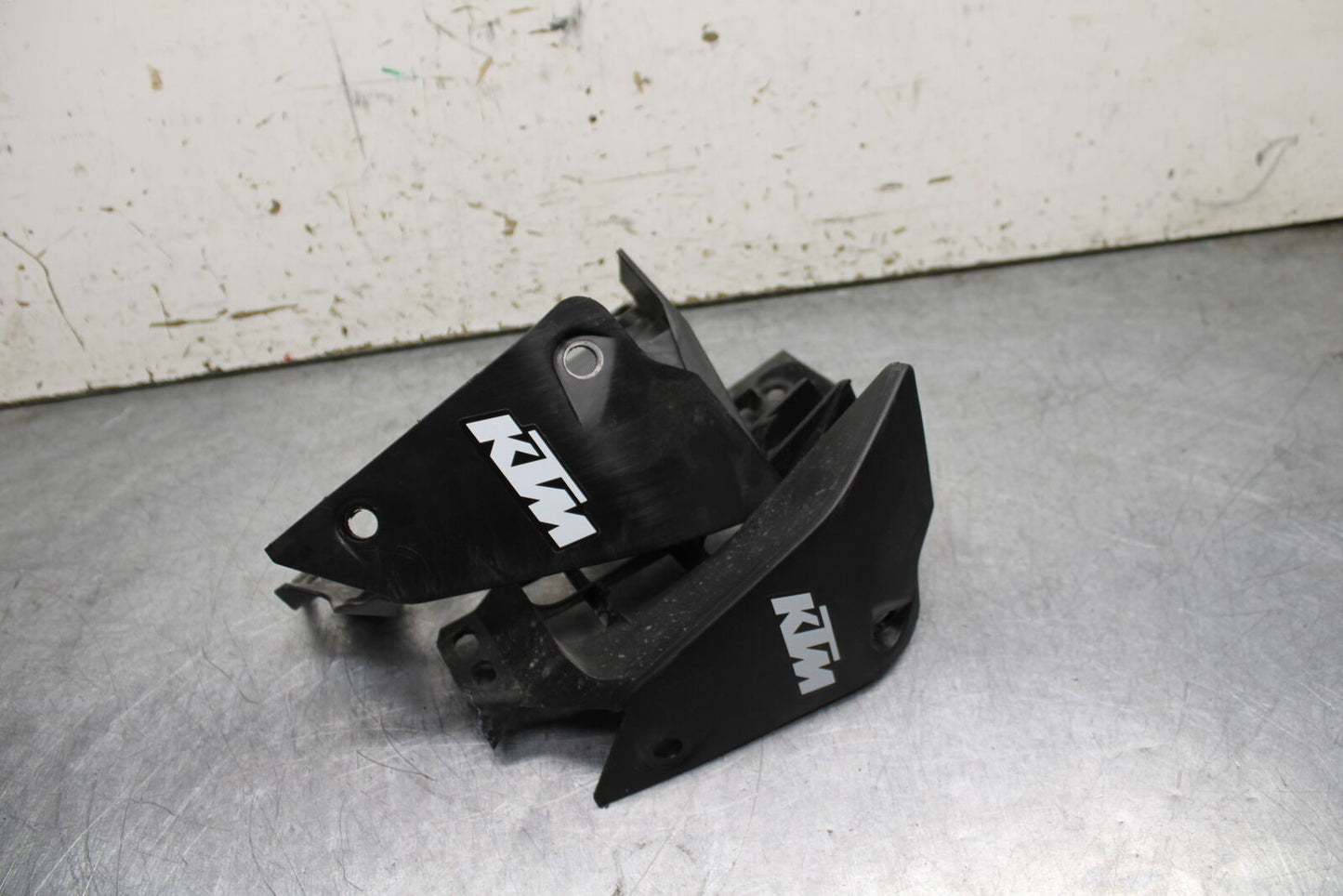 17-24 KTM 390 DUKE ENGINE RADIATOR RADIATER COVER GUARD SET PAIR BB734