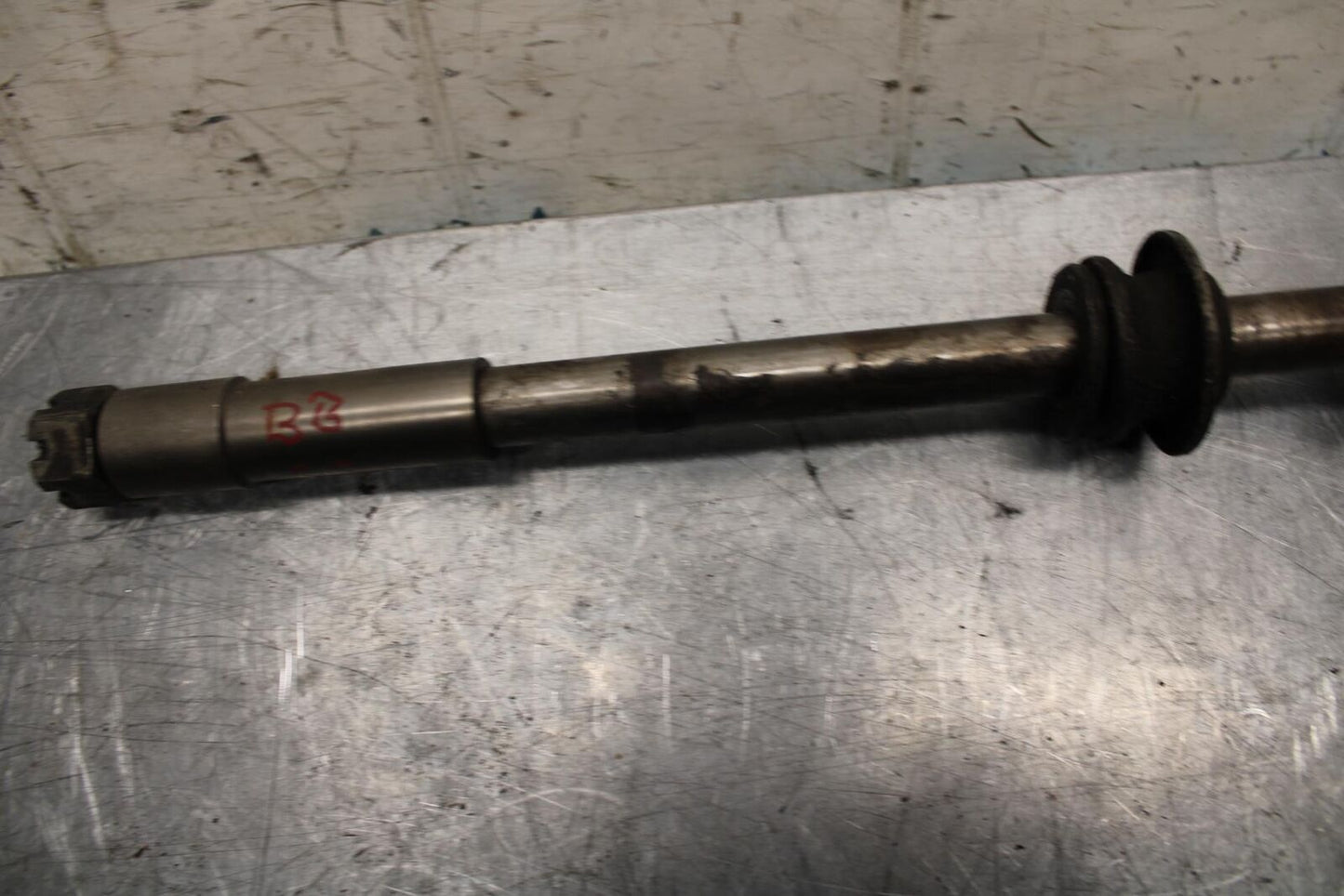 82-83 SUZUKI GS1100GL REAR AXLE BACK WHEEL RIM PIVOT BOLT AXEL BB30