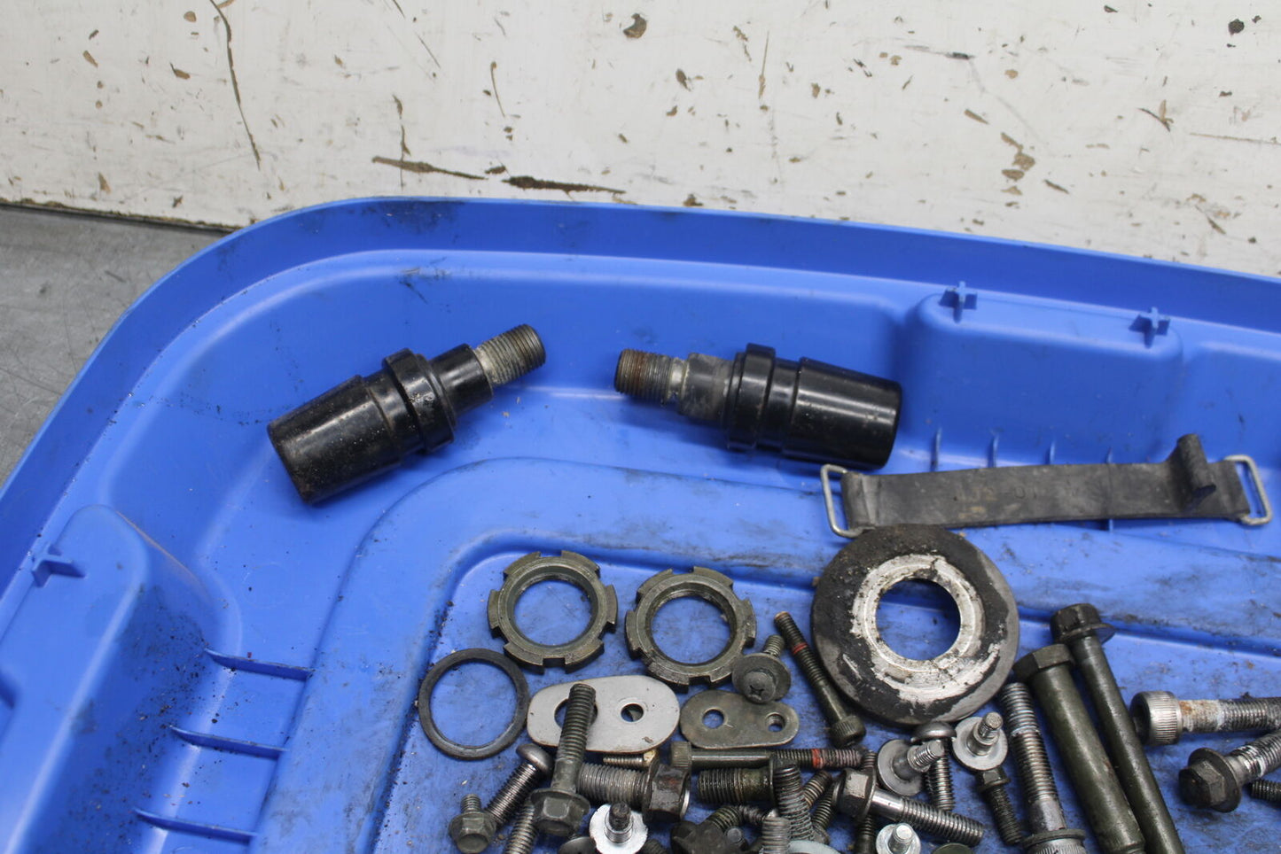 96-07 YAMAHA YZF600R MOUNTING BOLTS HARDWARE MOTOR SCREWS BB746