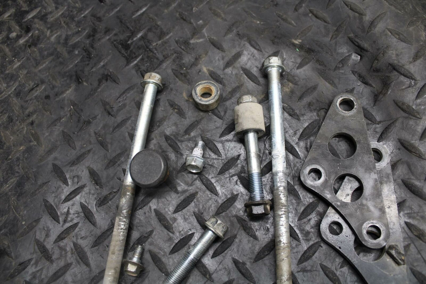 98 HONDA CBR600F3 ENGINE MOUNTING BOLTS HARDWARE MOTOR SCREWS BB201