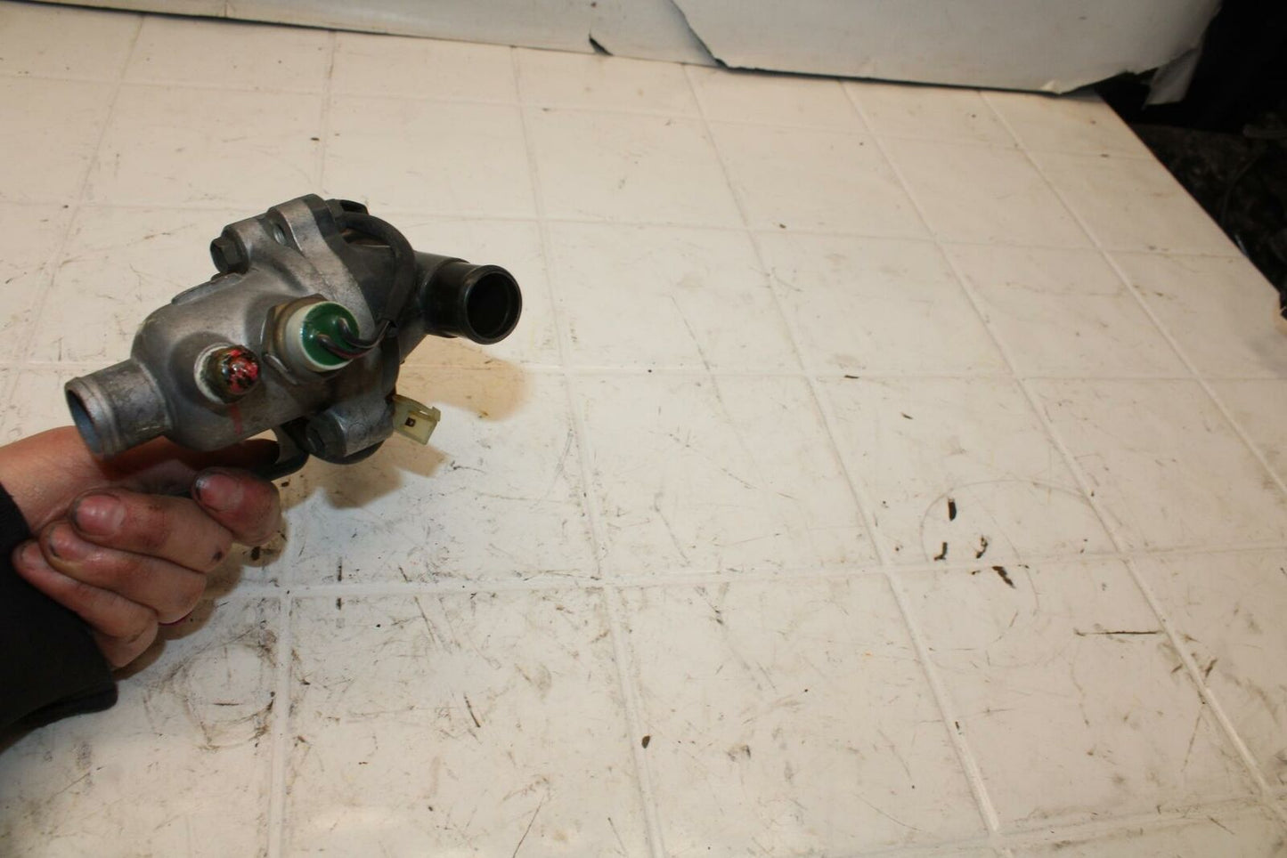 93-96 SUZUKI GSXR1100W THERMOSTAT W HOUSING ASSEMBLY BB12