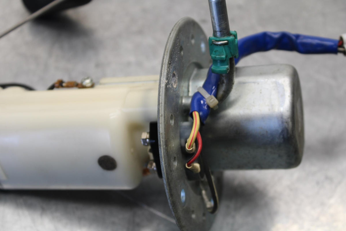 06-07 SUZUKI GSXR750 FUEL PUMP GAS PETROL SENDER UNIT 15100-01H00 BB613