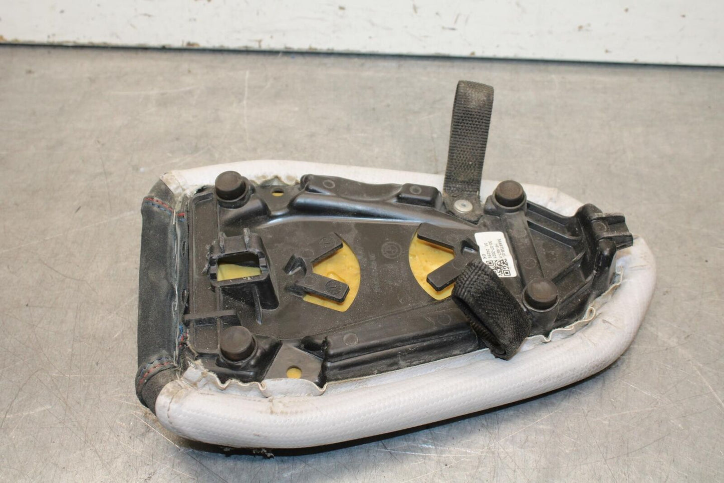 21-23 BMW BMW M1000RR REAR BACK PASSENGER TANDEM SEAT PAD SADDLE PILLION BB623