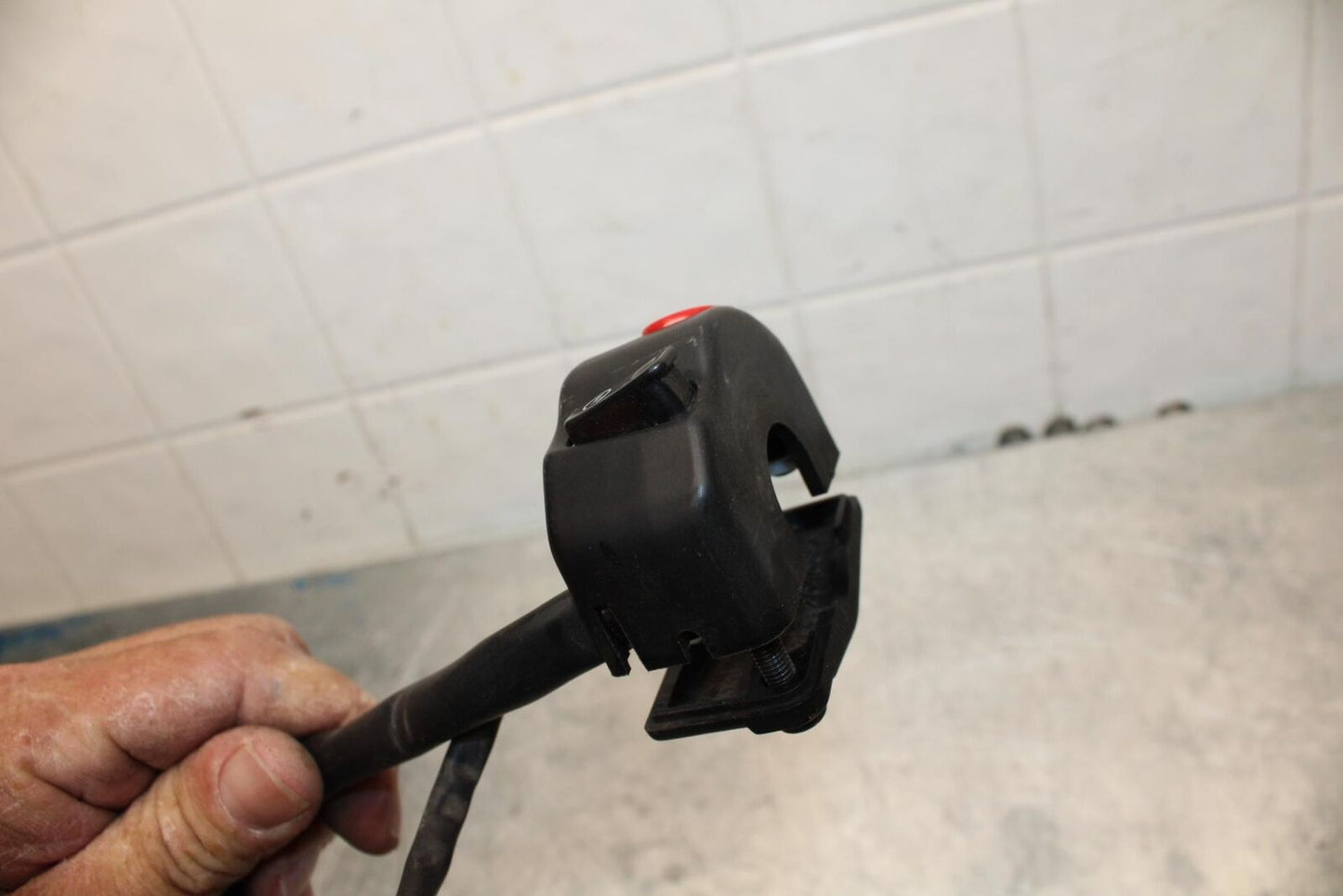 14-15 TRIUMPH STREET TRIPLE R RIGHT CLIP ON HANDLE KILL OFF START SWITCH BB441