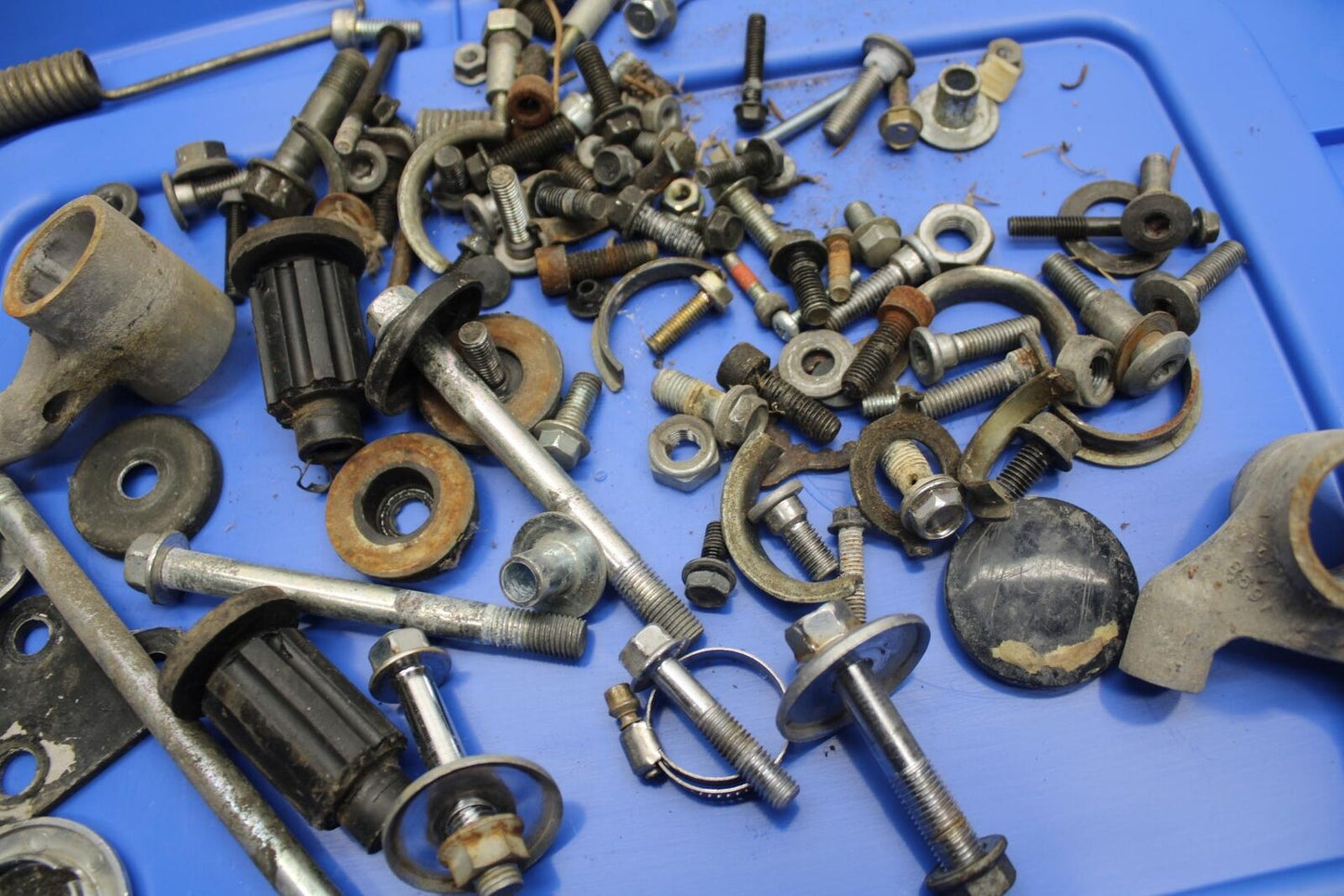 1996 Kawasaki Ninja 600R ZX600C LEFTOVER MOUNTING BOLTS HARDWARE BB35