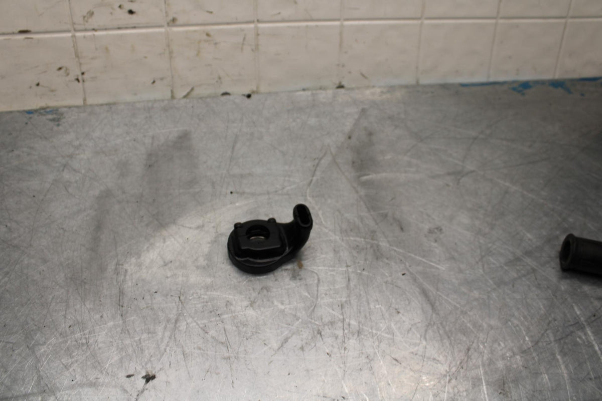09-14 YAMAHA YZF R1 THROTTLE CABLE LINE HOUSING GUIDE BB448