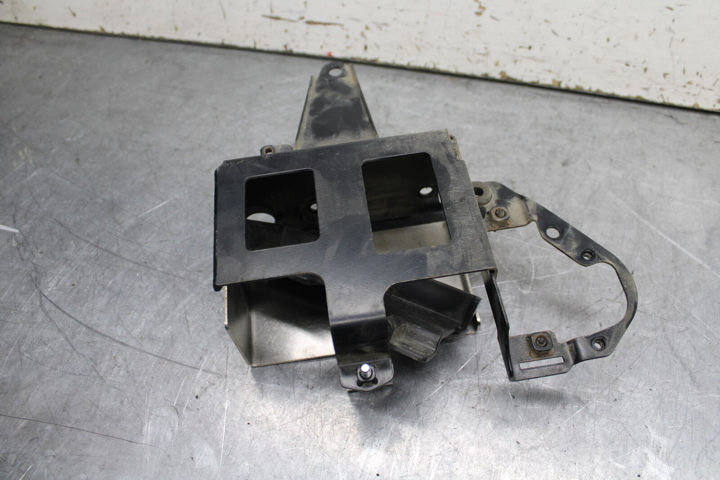 14-16 TRIUMPH AMERICA LT BATTERY TRAY BOX HOLDER BB720