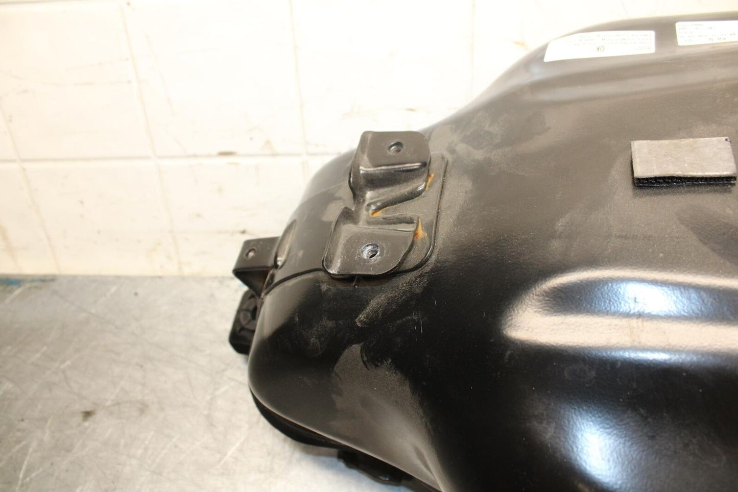 21 HUSQVARNA VITPILEN 401 GAS TANK FUEL CELL PETROL RESERVOIR BB467