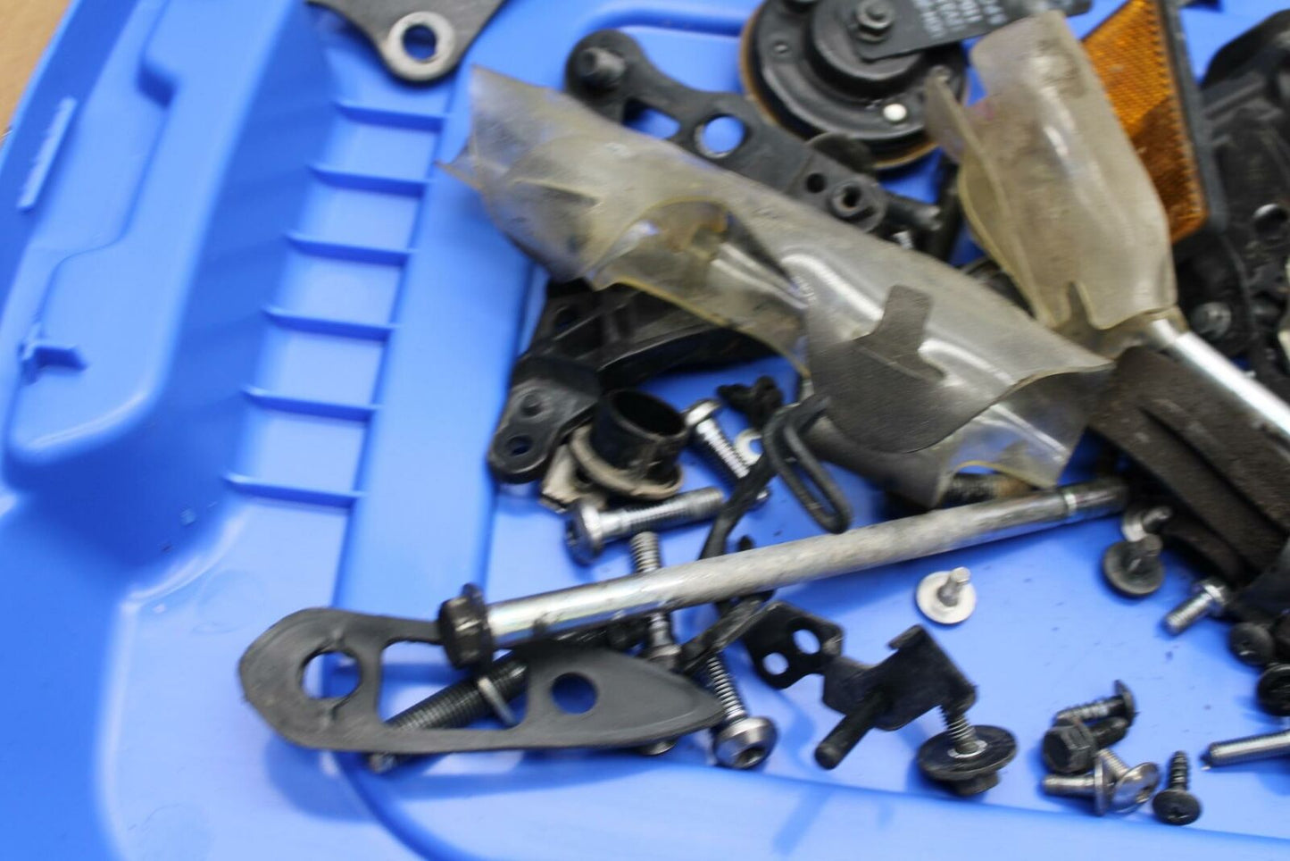 15-17 YAMAHA YZF R3 ENGINE MOUNTING BOLTS HARDWARE MOTOR SCREWS BB380