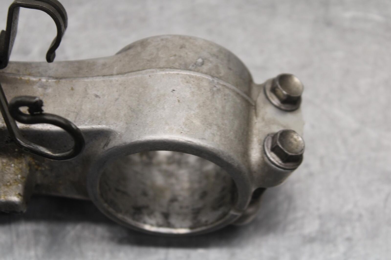 01-03 SUZUKI GSXR600 FRONT FORKS CLAMP LOWER TRIPLE TREE STEM 51410-39F00 BB639