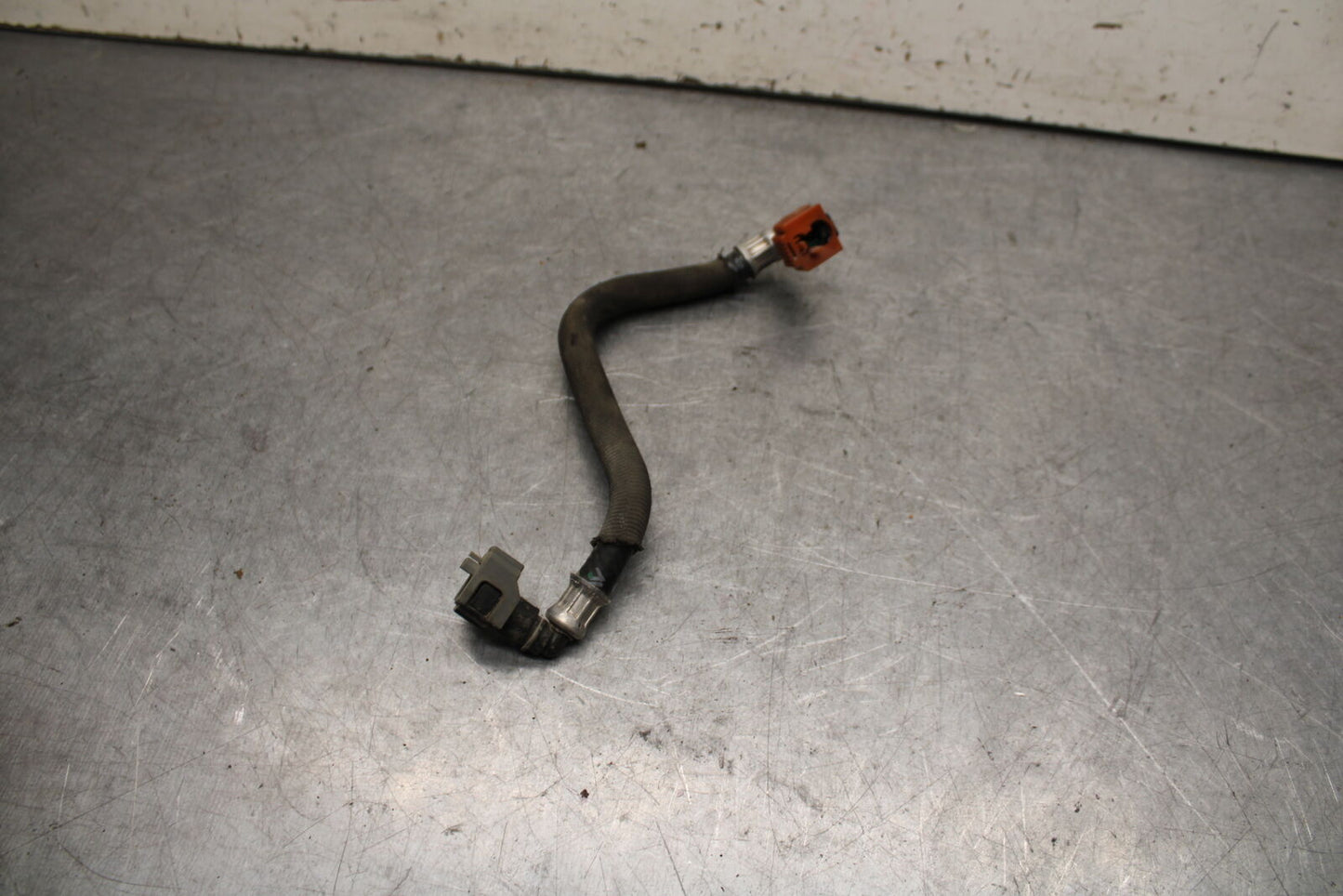 09-11 TRIUMPH DAYTONA 675 FUEL HOSE GAS LINE TUBE PIPE BB652