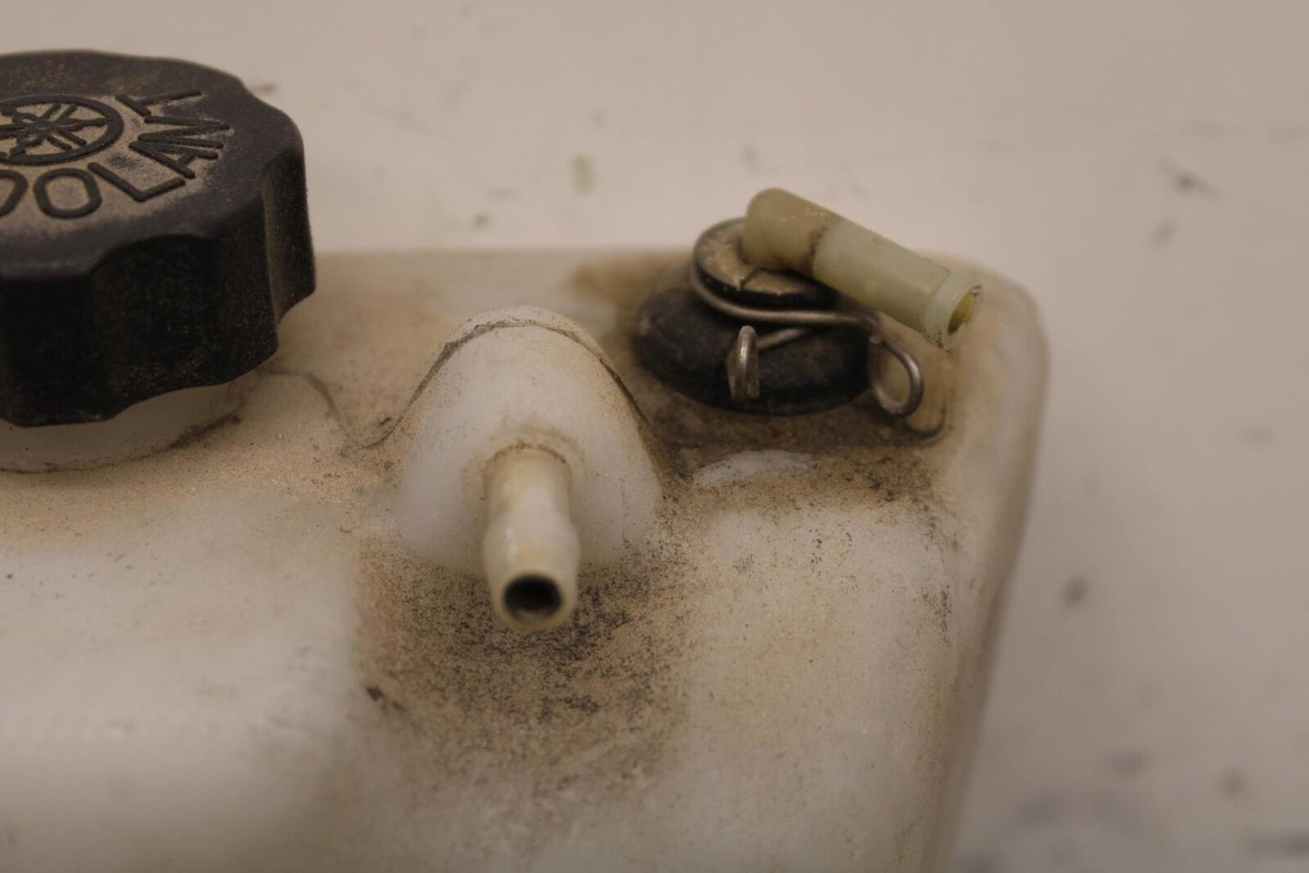1998 Yamaha Vmax 1200 VMX1200 COOLANT WATER TANK RESERVOIR BOTTLE BB620