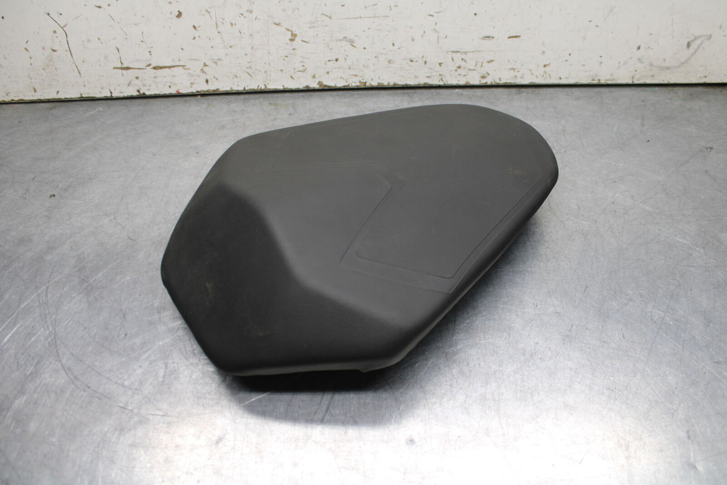 17-24 KTM 390 DUKE REAR BACK PASSENGER TANDEM SEAT PAD SADDLE PILLION BB734