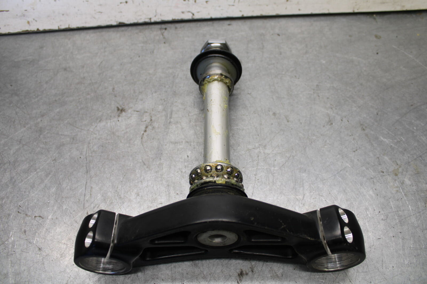 19-21 TRIUMPH SPEED TWIN 1200 FRONT FORKS CLAMP LOWER TRIPLE TREE T2044712 BB653