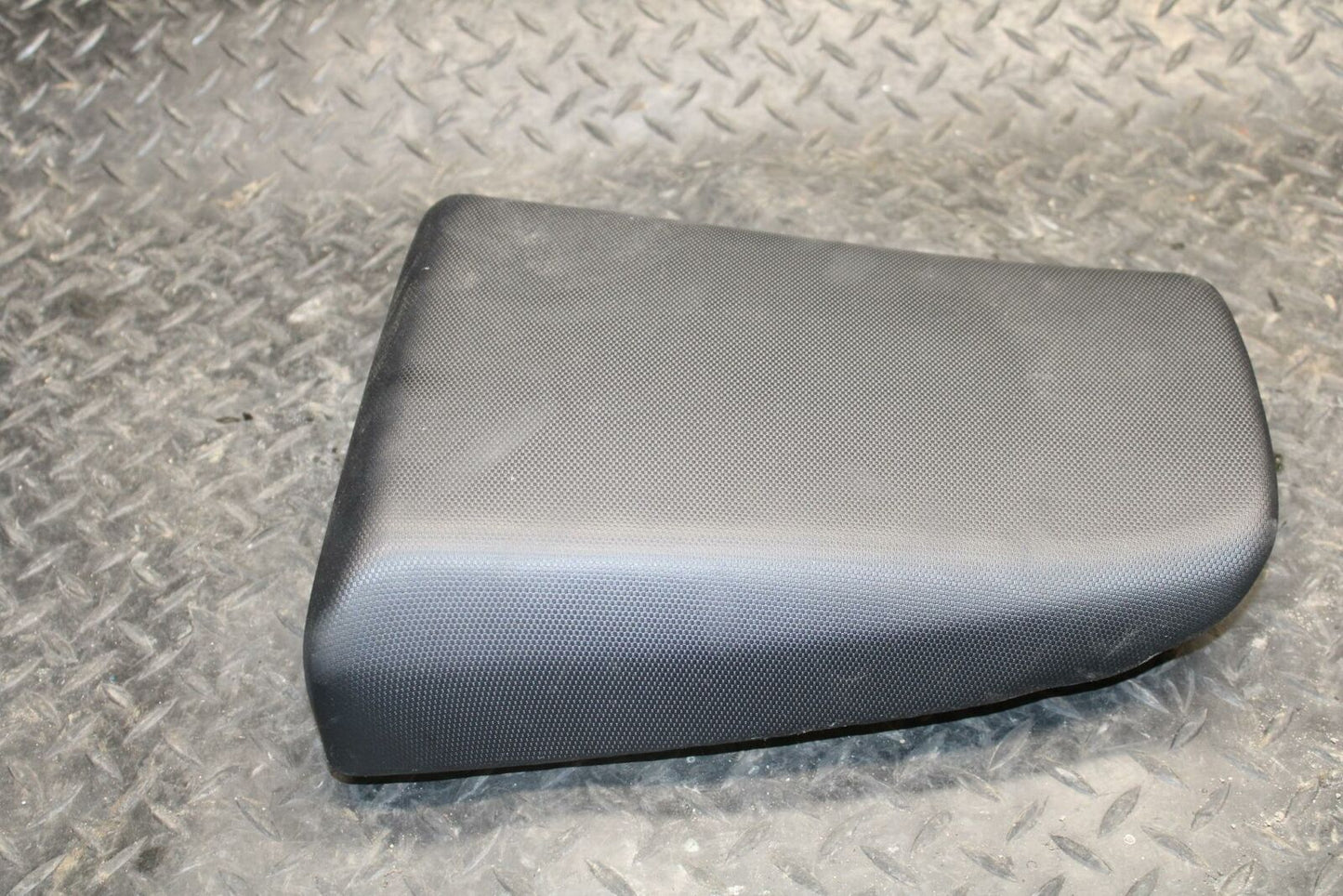 03 SUZUKI SV650S REAR BACK PASSENGER TANDEM SEAT PAD SADDLE PILLION BB219