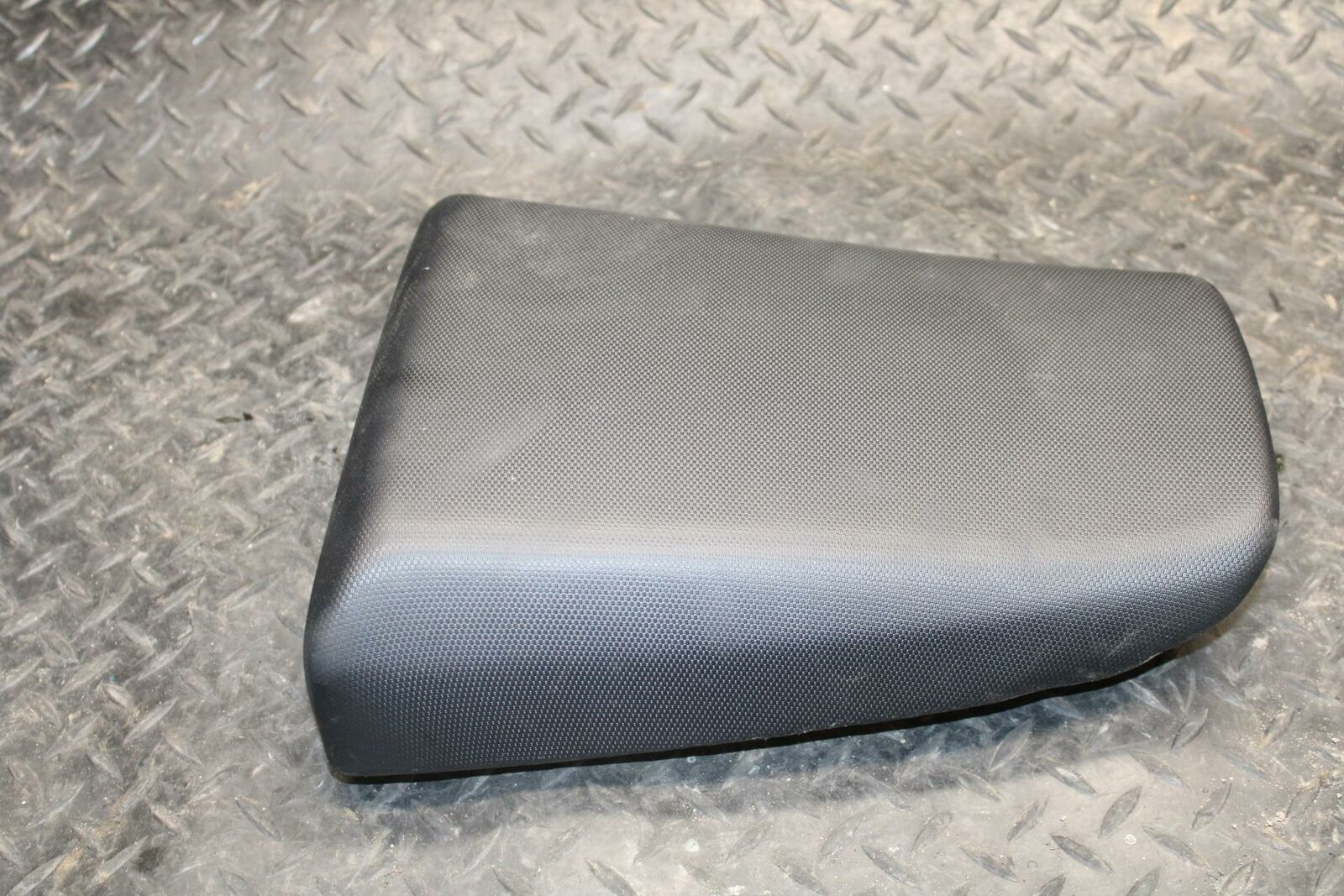 03 SUZUKI SV650S REAR BACK PASSENGER TANDEM SEAT PAD SADDLE PILLION BB219